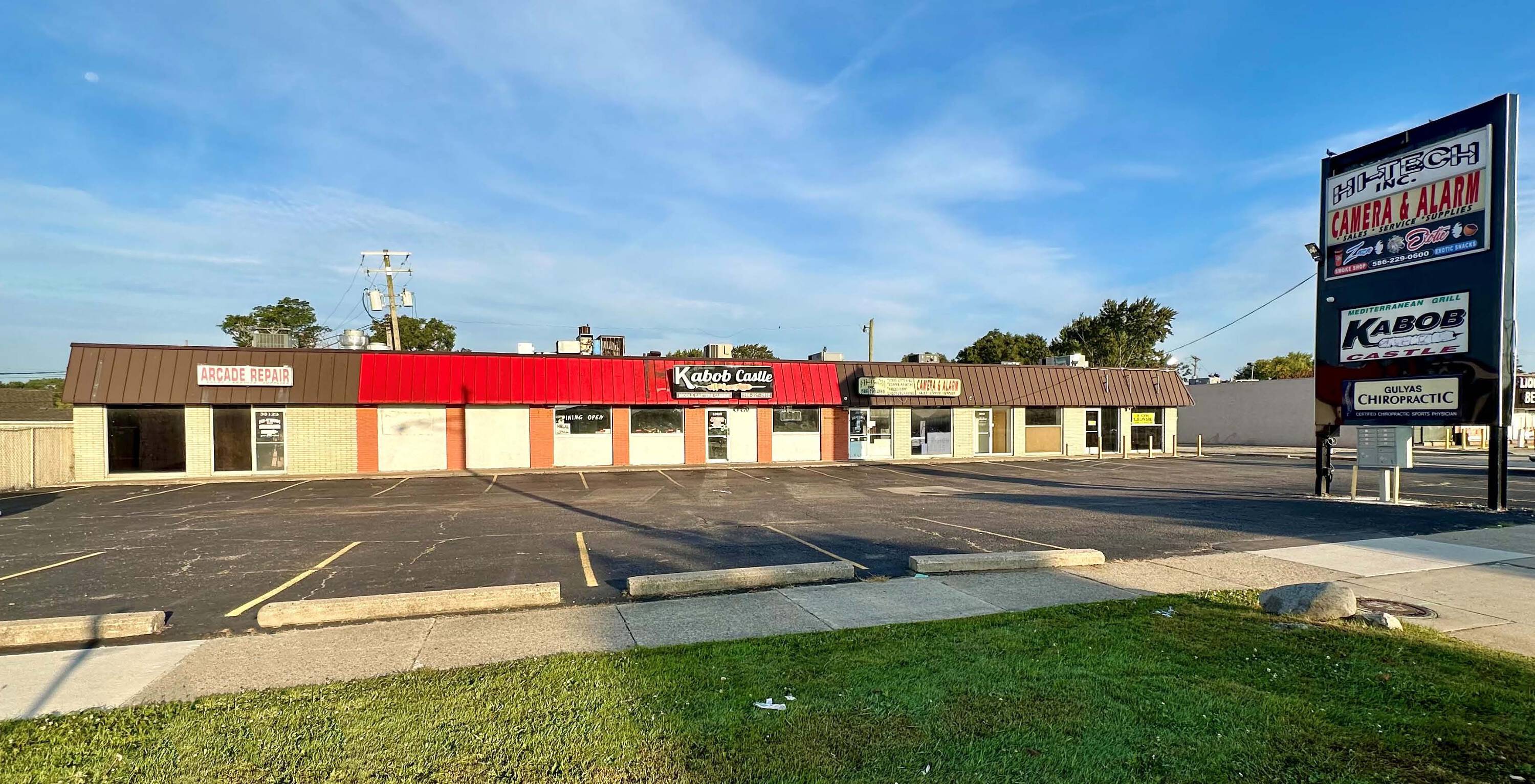 3312333147 Gratiot Ave, Clinton Township, MI 48035