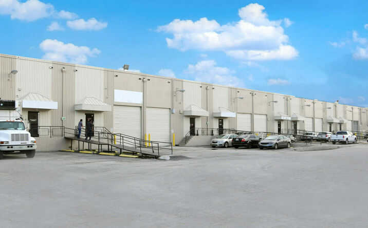 Pictures of Industrial property located at 2720 NW 72nd Ave, Miami, FL 33122 for lease - image #1