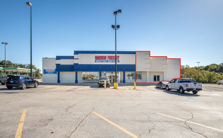 Pictures of Retail property located at 93 Washington Heights Dr, Washington, MO 63090 for lease - image #1