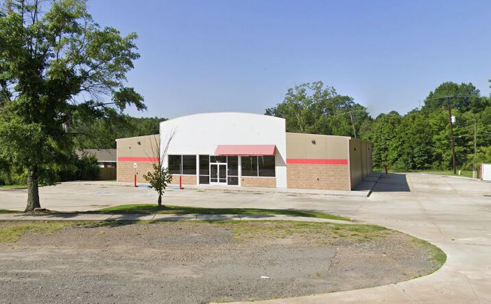 Pictures of Retail property located at 5613 MacArthur Dr, North Little Rock, AR 72118 for lease - image #1