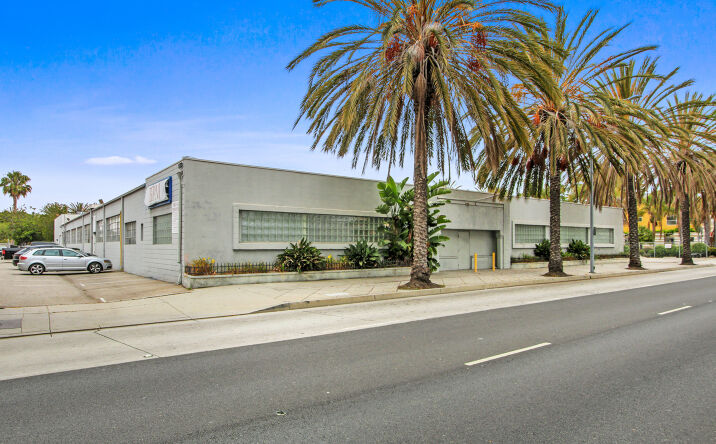 Pictures of Office property located at 1723 Cloverfield Blvd, Santa Monica, CA 90404 for lease - image #1
