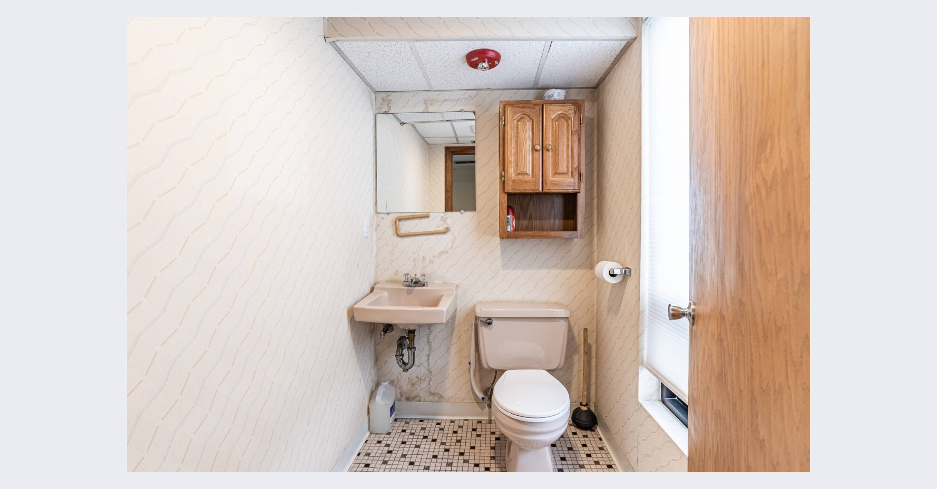 55 Jefferson Blvd, Warwick, RI 02888