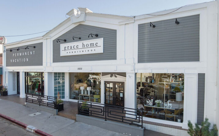 Pictures of Retail property located at 11632 Barrington Ct, Los Angeles, CA 90049 for lease - image #1