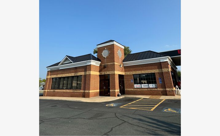 Pictures of Restaurant property located at 1192 Richmond Rd, Charlottesville, VA 22911 for lease - image #1