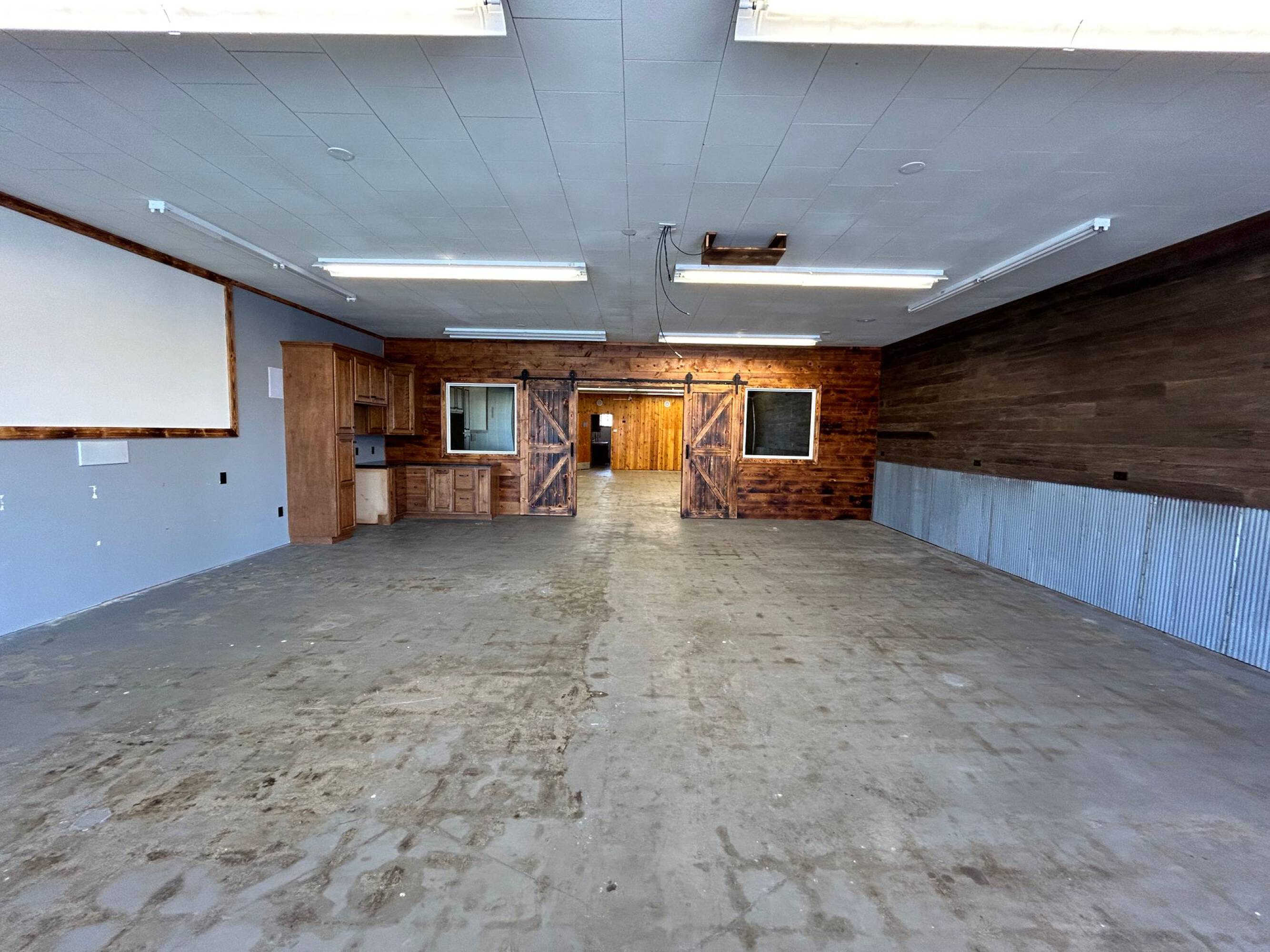 216 S Main St, Lennox, SD 57039