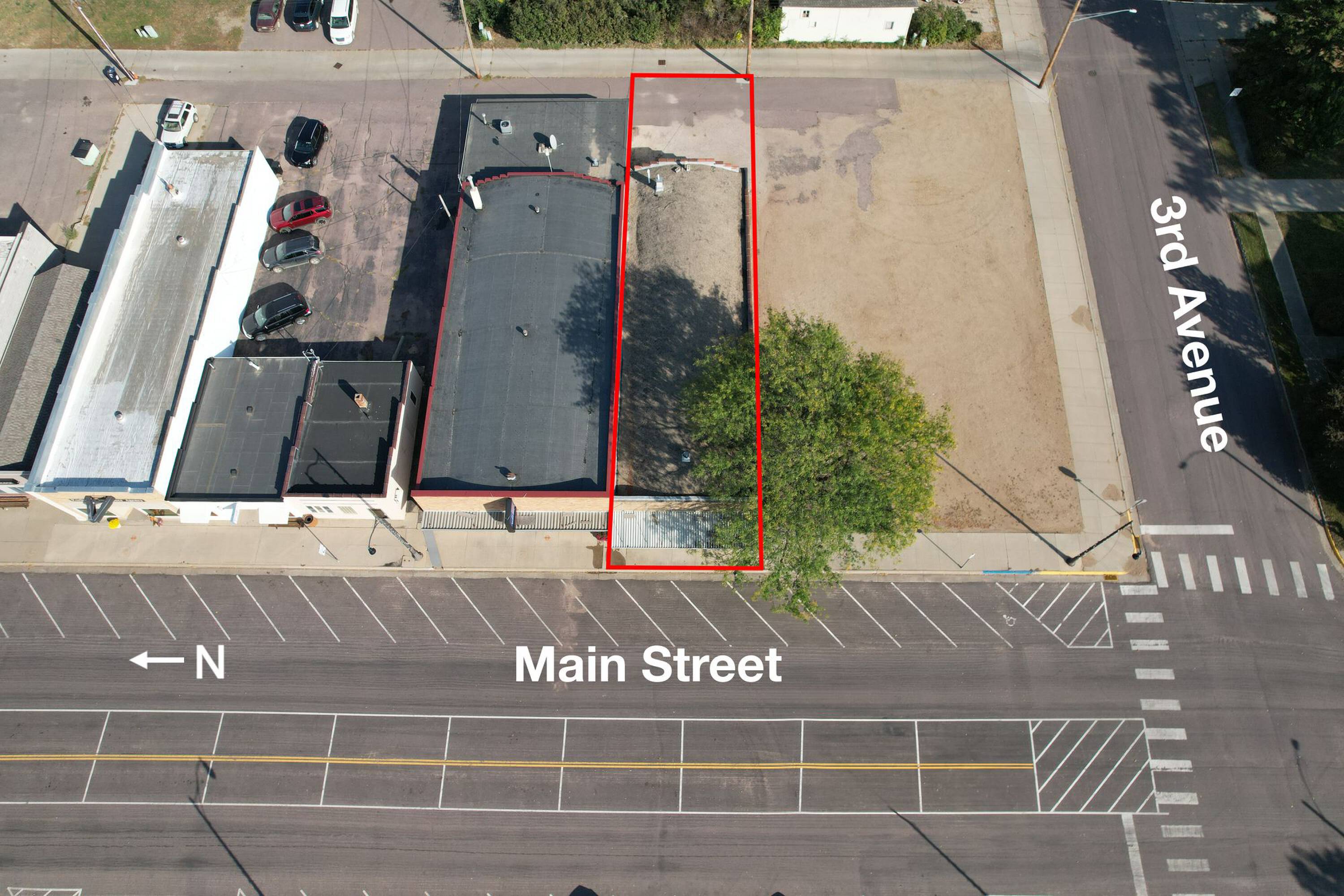 216 S Main St, Lennox, SD 57039