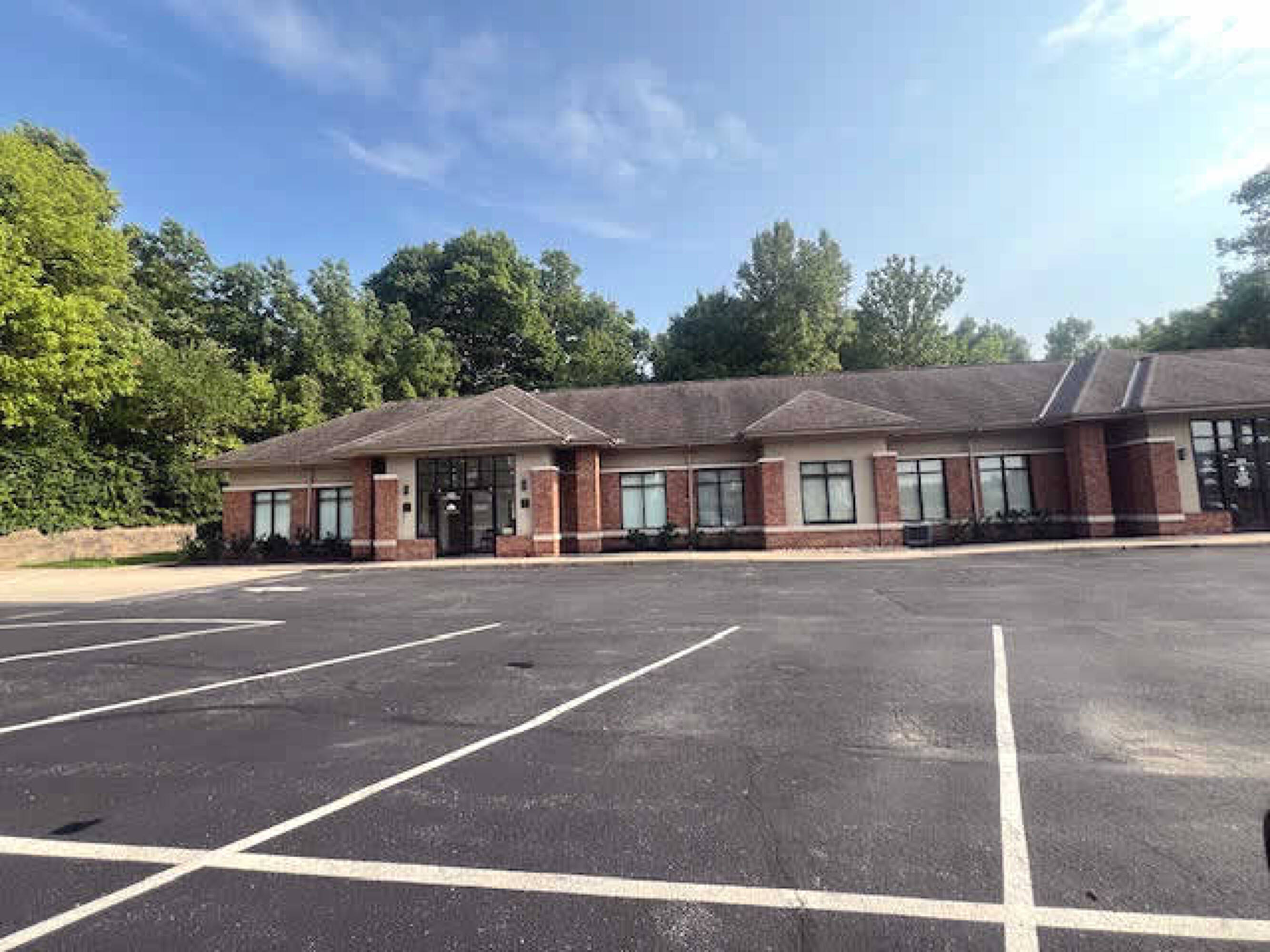 55 Dillmont Dr, Columbus, OH 43235