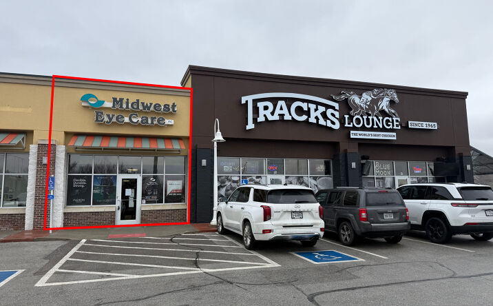 Pictures of Retail property located at 18111 Q St, Omaha, NE 68135 for lease - image #1