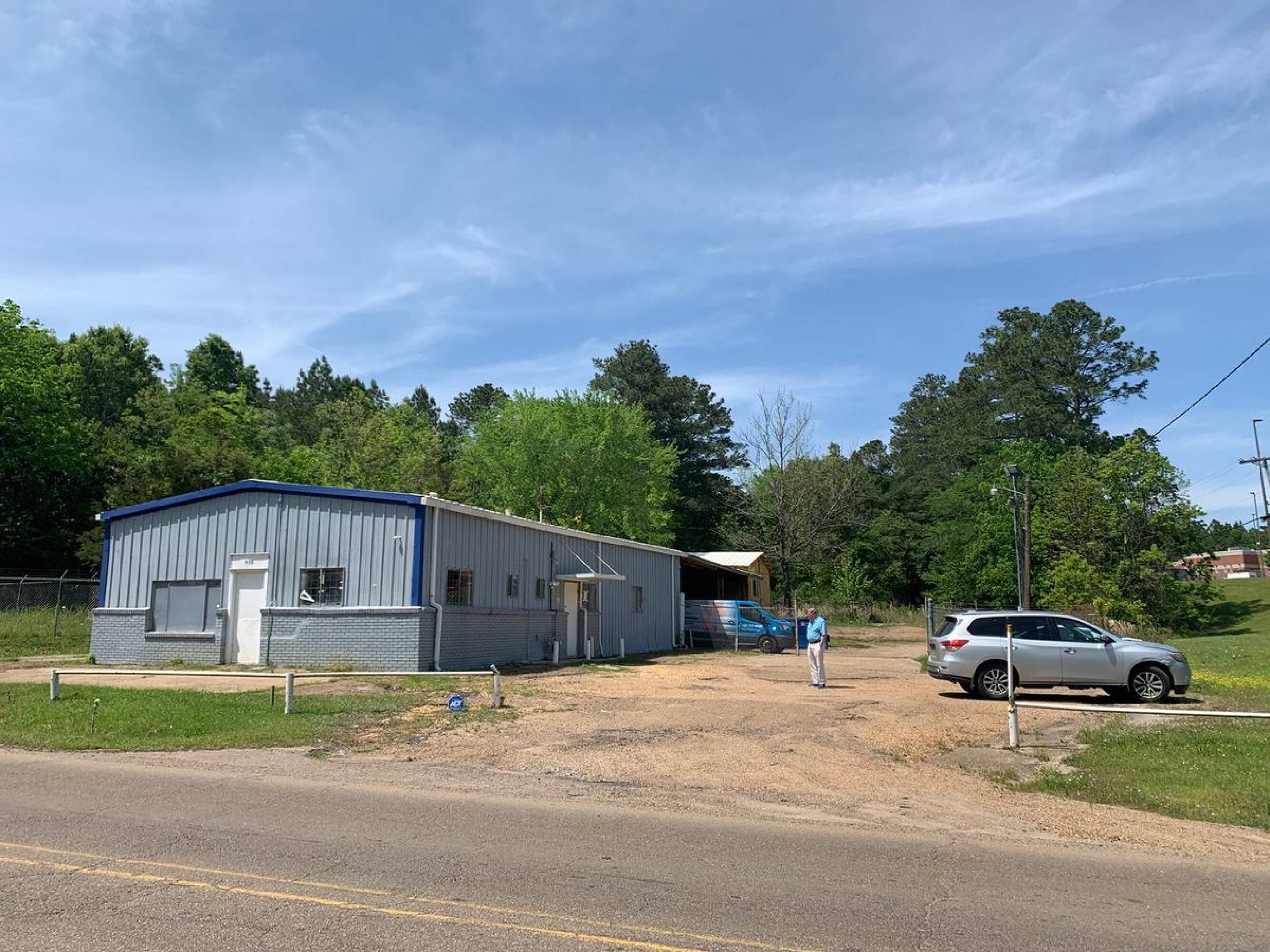 920 E McDowell Rd, Jackson, MS 39204