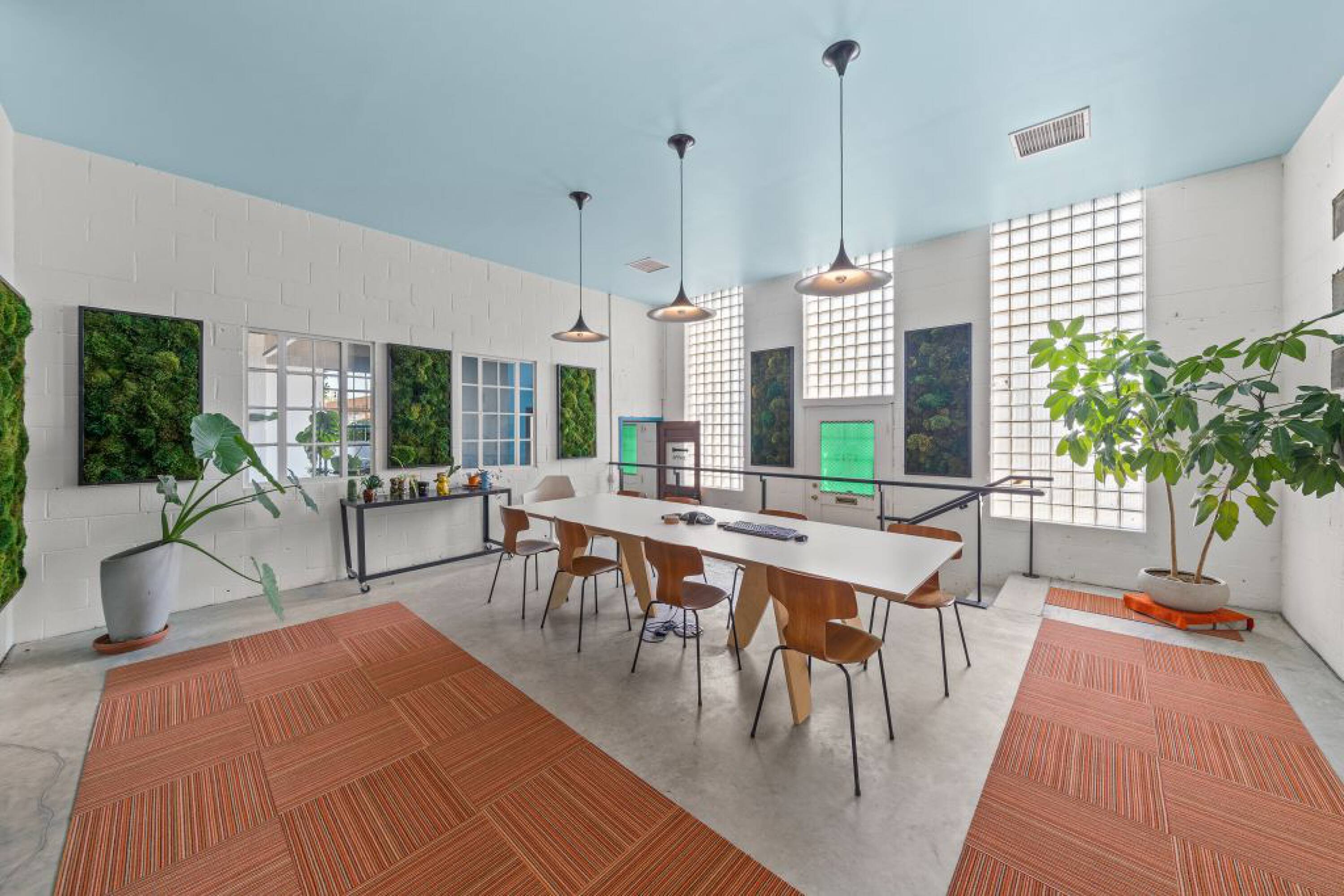 1712 Holmes St, Kansas City, MO 64108