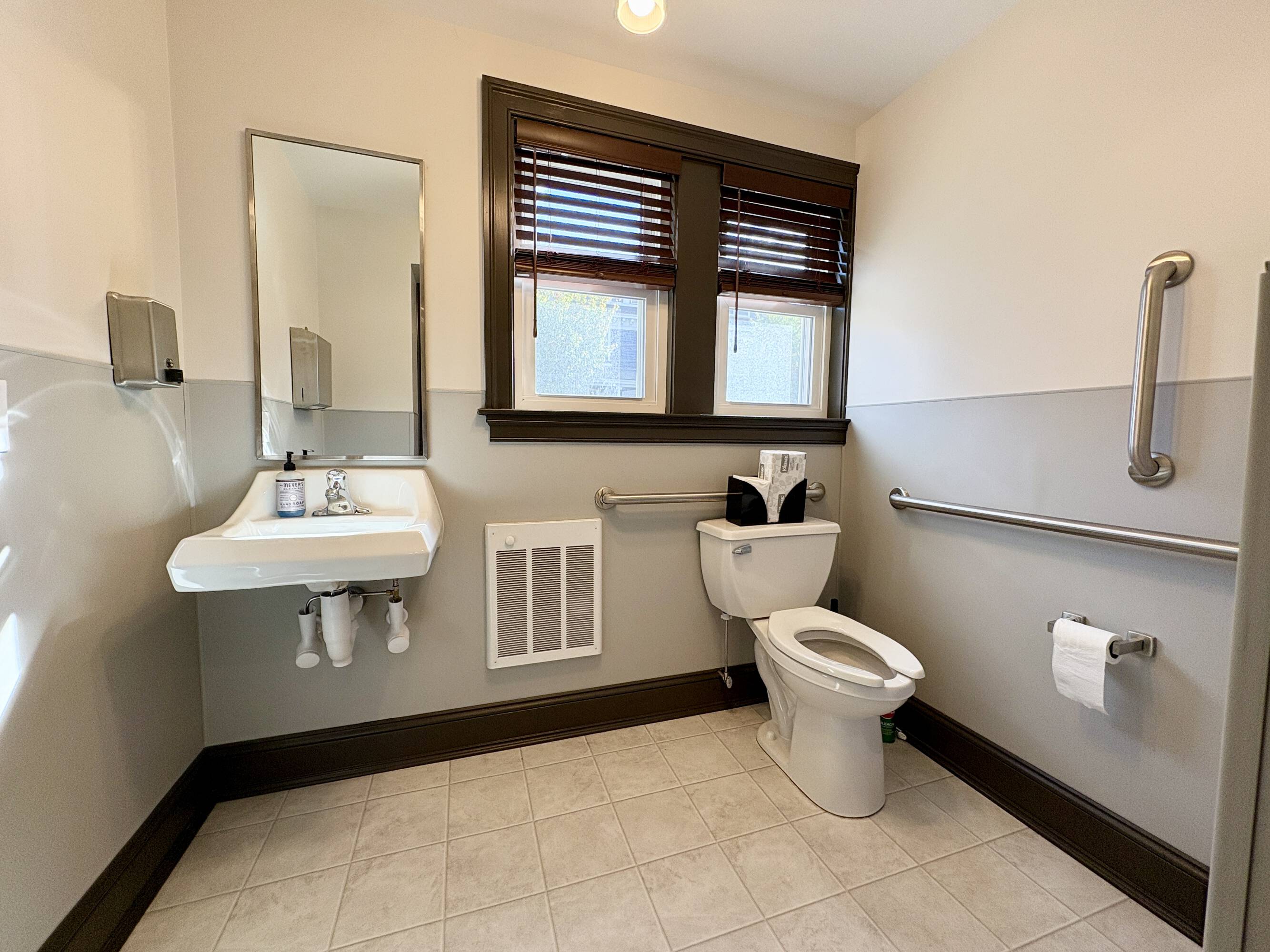 158 E Walnut St, Lancaster, PA 17602