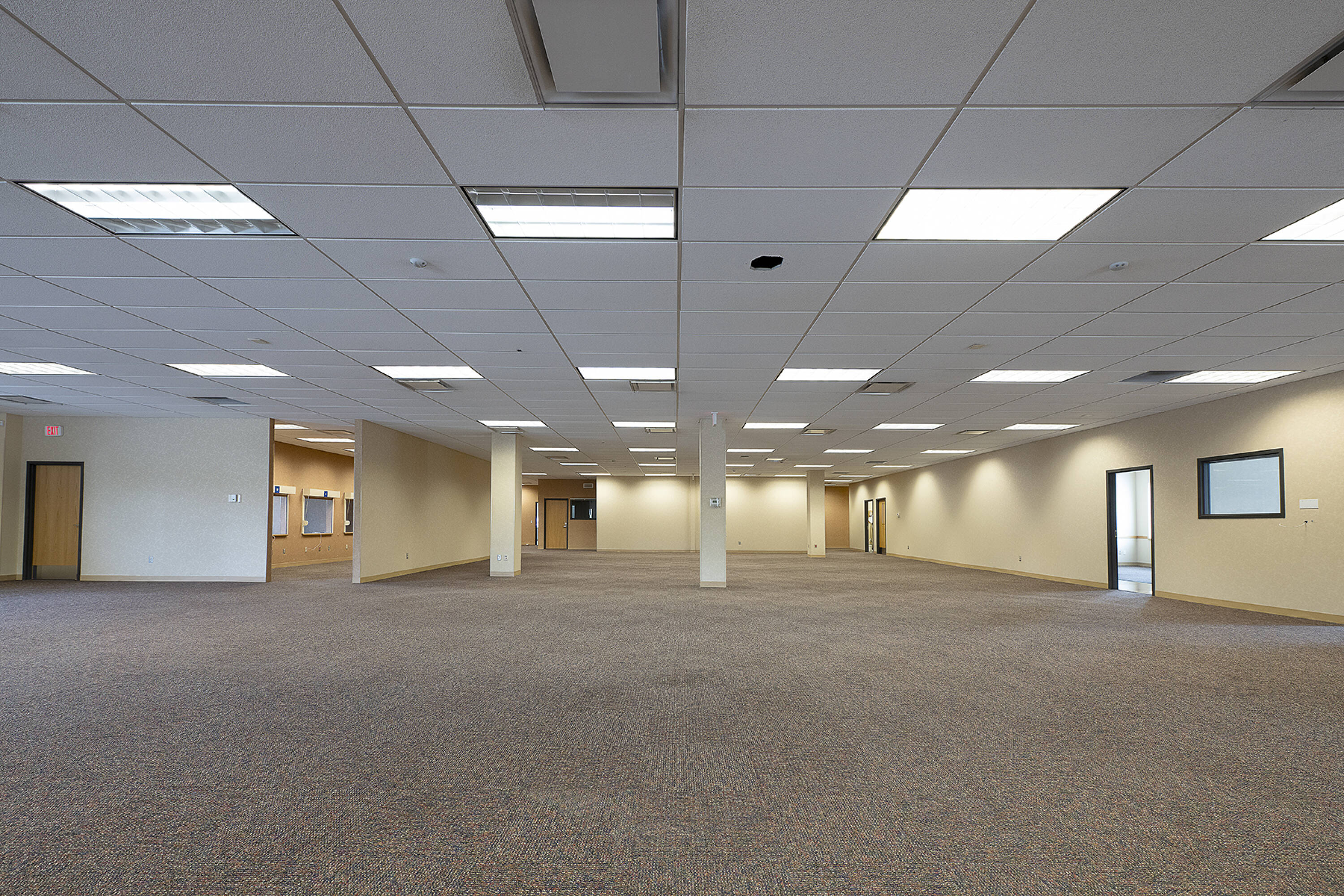 7517 Lorain Ave, Cleveland, OH 44102