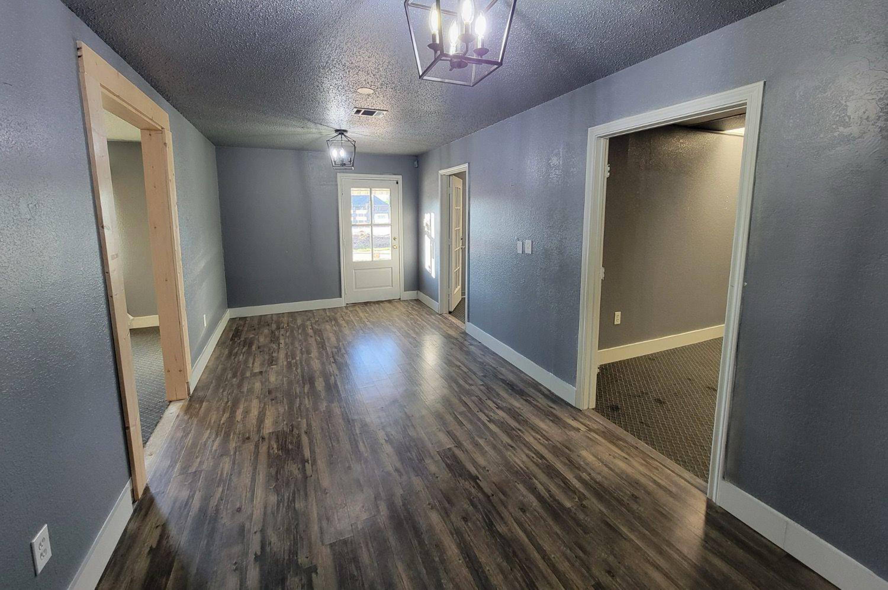 1604 W Spring Valley Rd, Hewitt, TX 76643