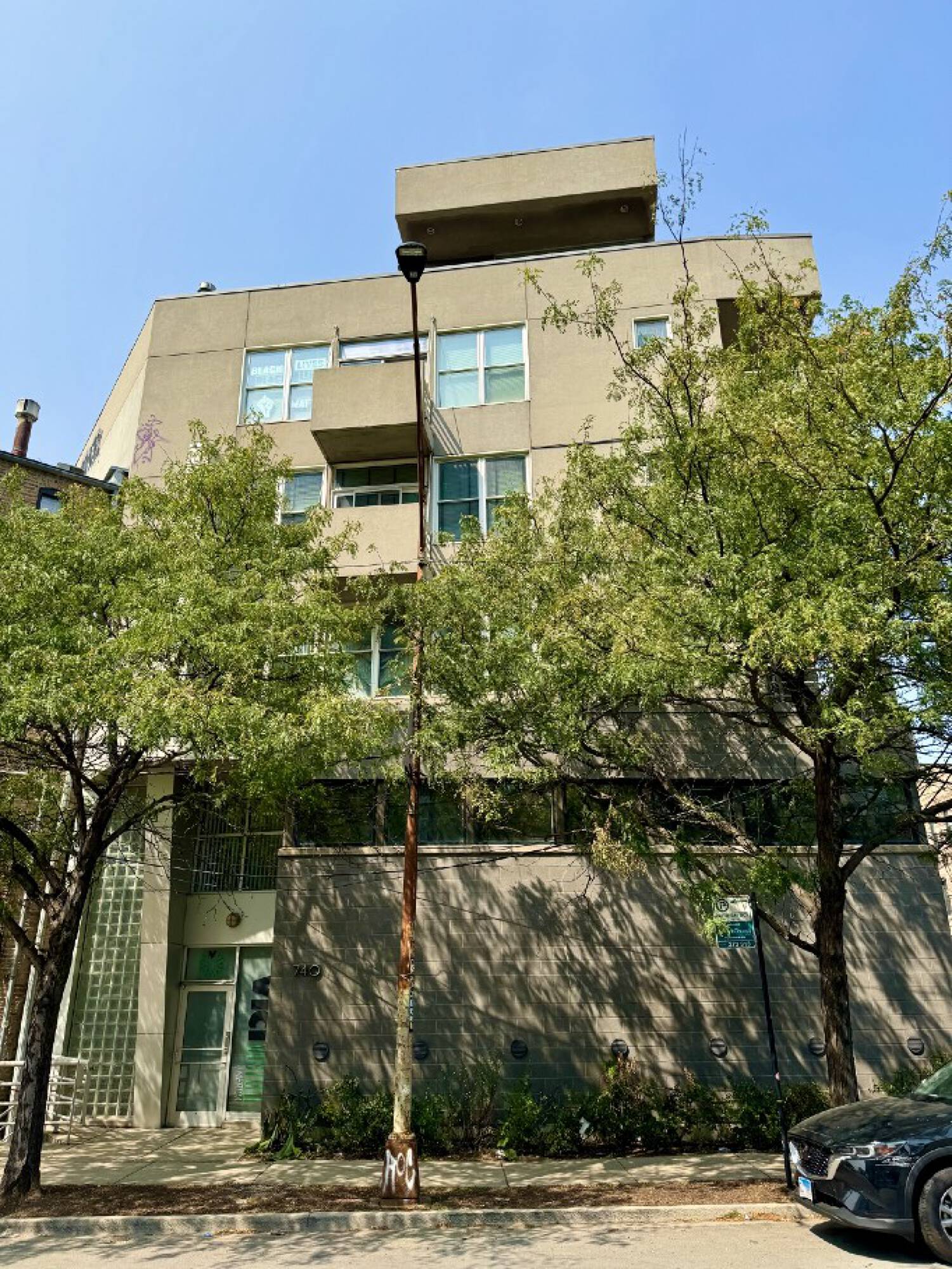 740 N Ogden Ave, Chicago, IL 60642