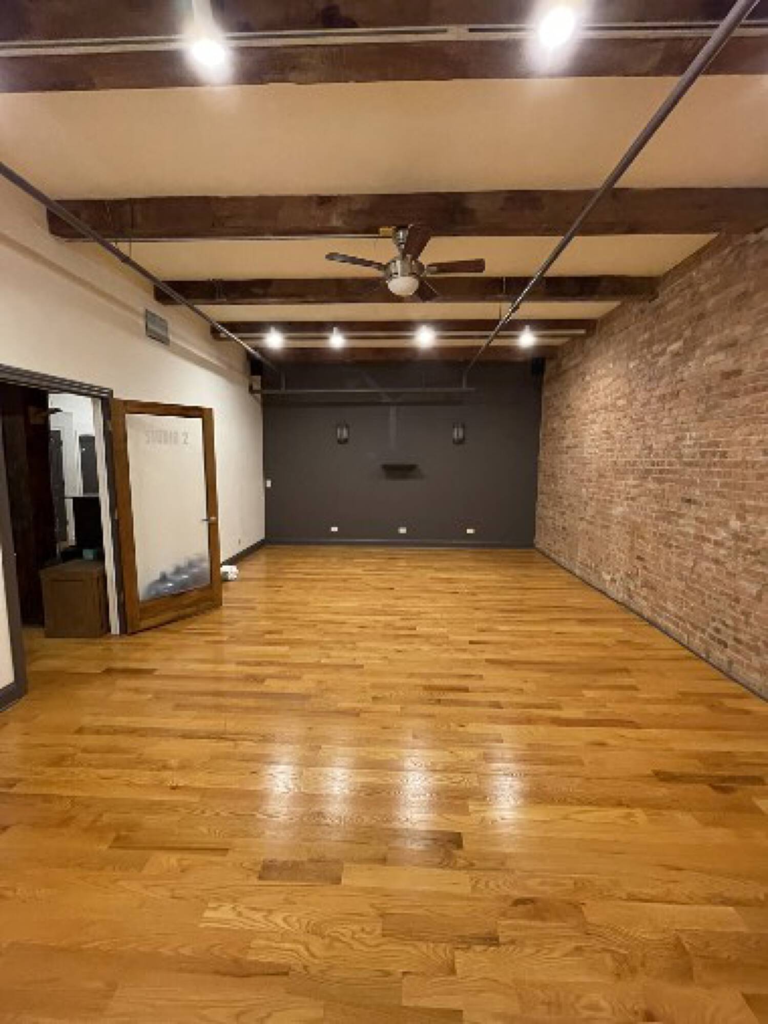 915 W Hubbard St, Chicago, IL 60654