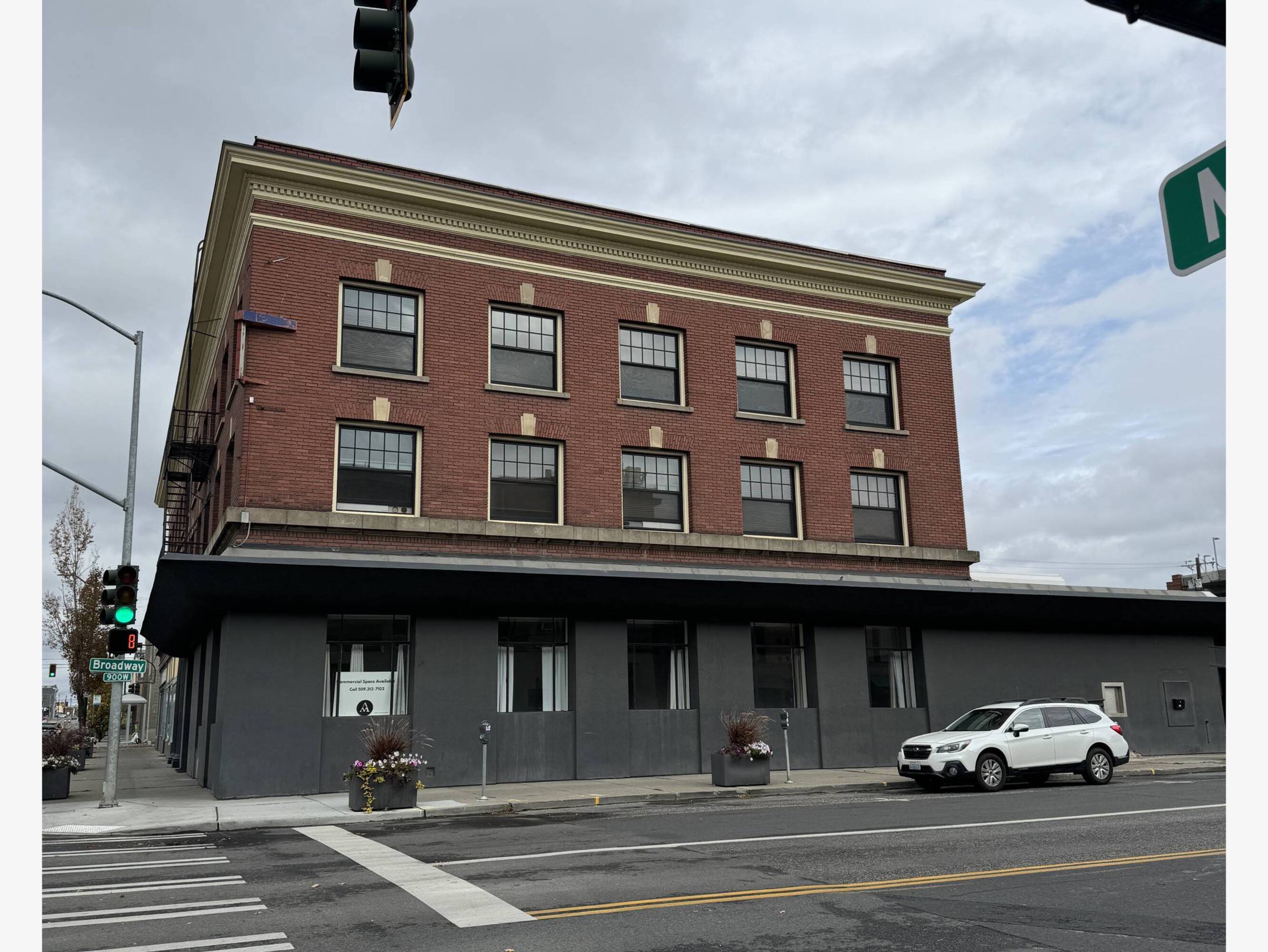 806 N Monroe St, Spokane, WA 99201
