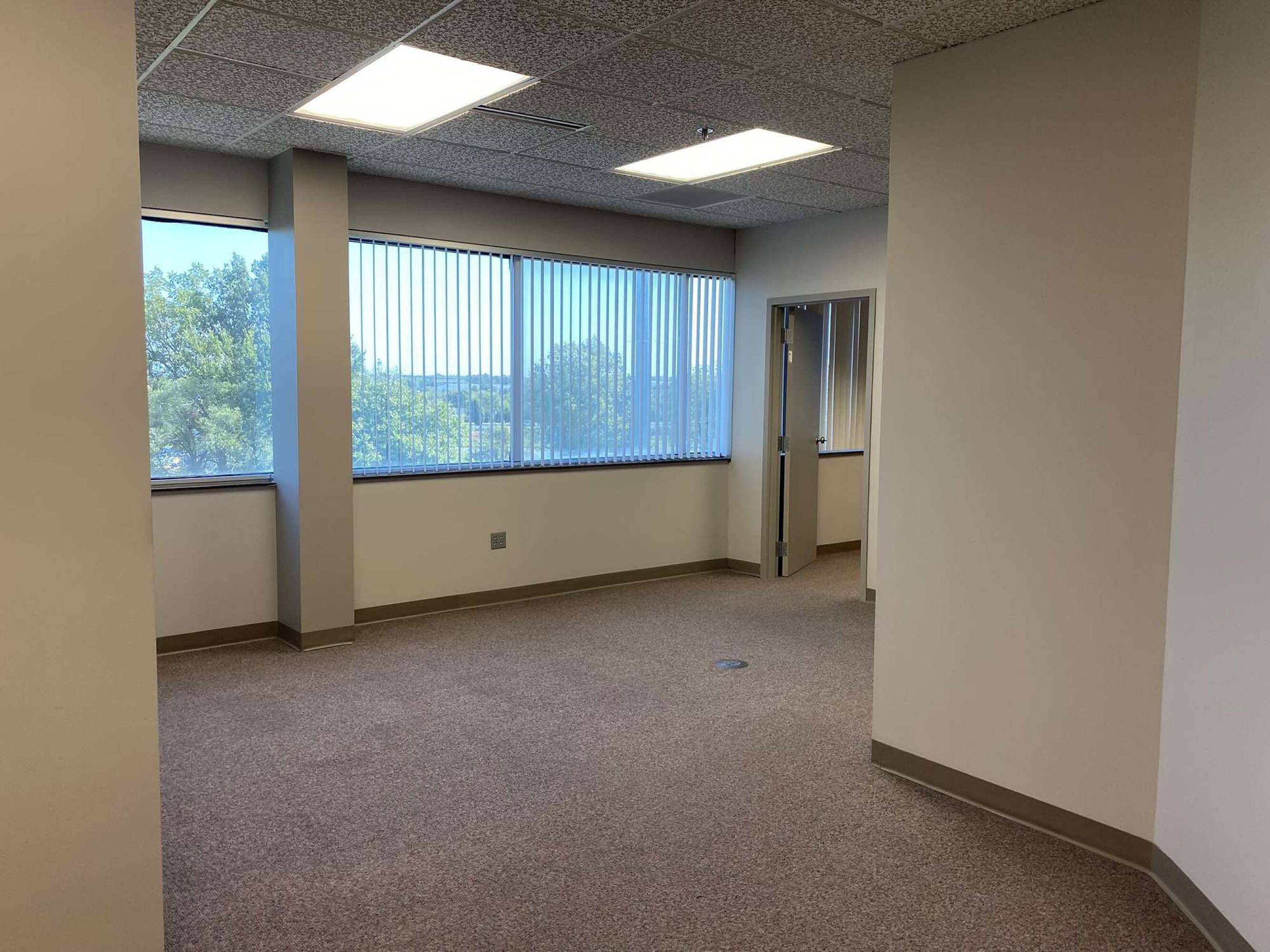 1801 W Norton Rd, Springfield, MO 65803