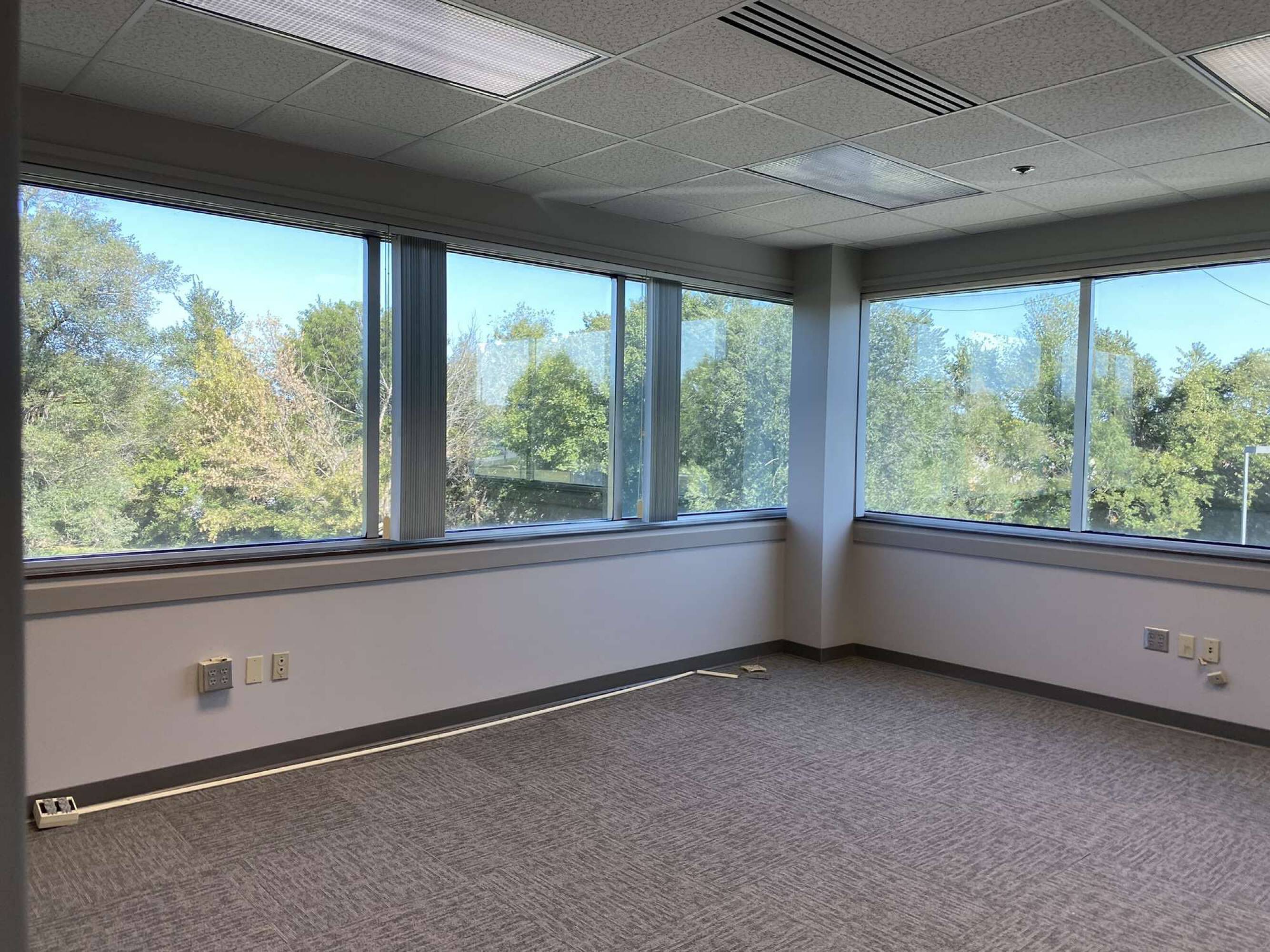 1801 W Norton Rd, Springfield, MO 65803