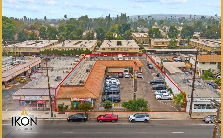 Pictures of Retail property located at 20200 Saticoy St, Los Angeles, CA 91306 for lease - image #1