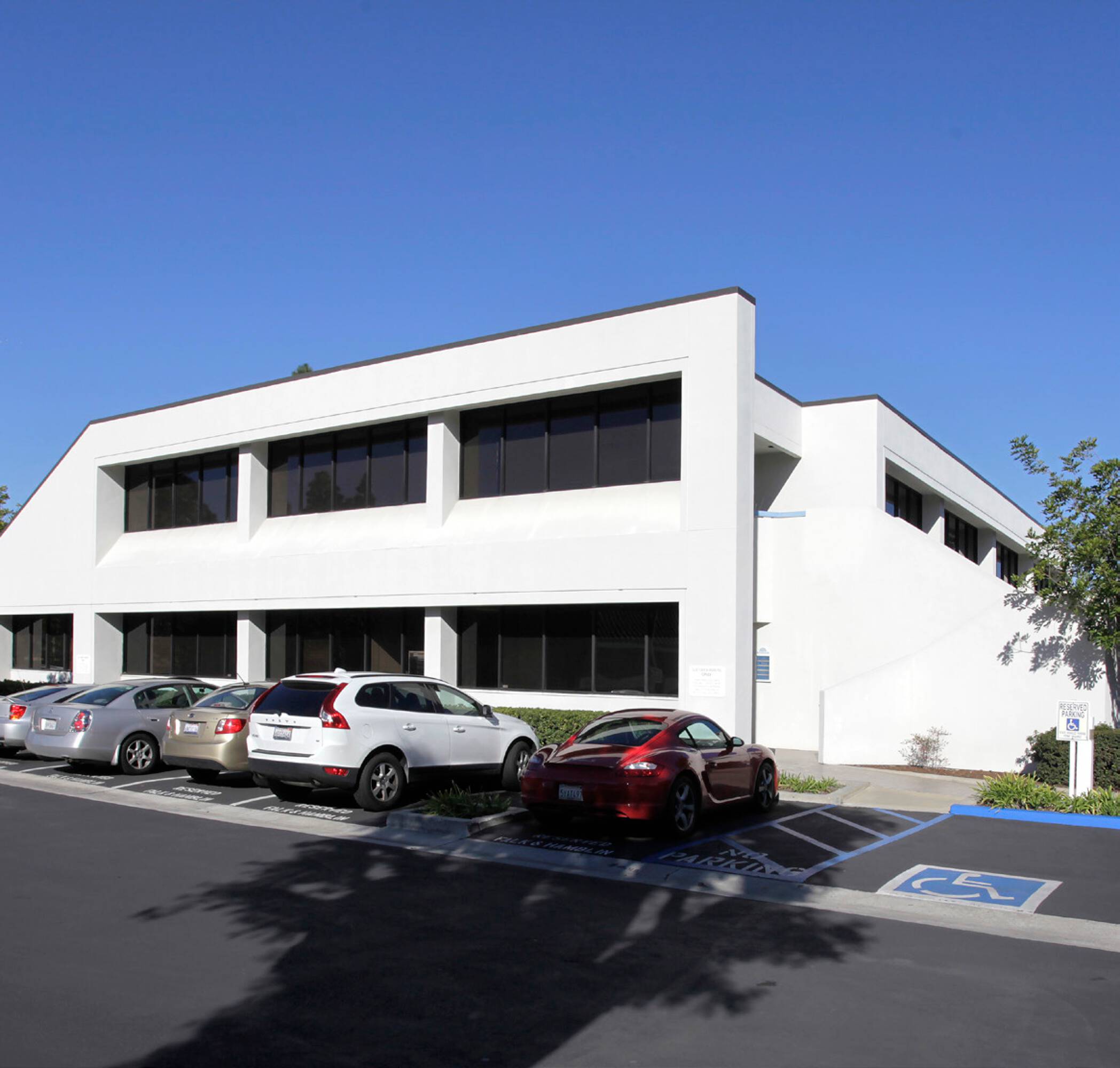 14772 Plaza Dr, Tustin, CA 92780