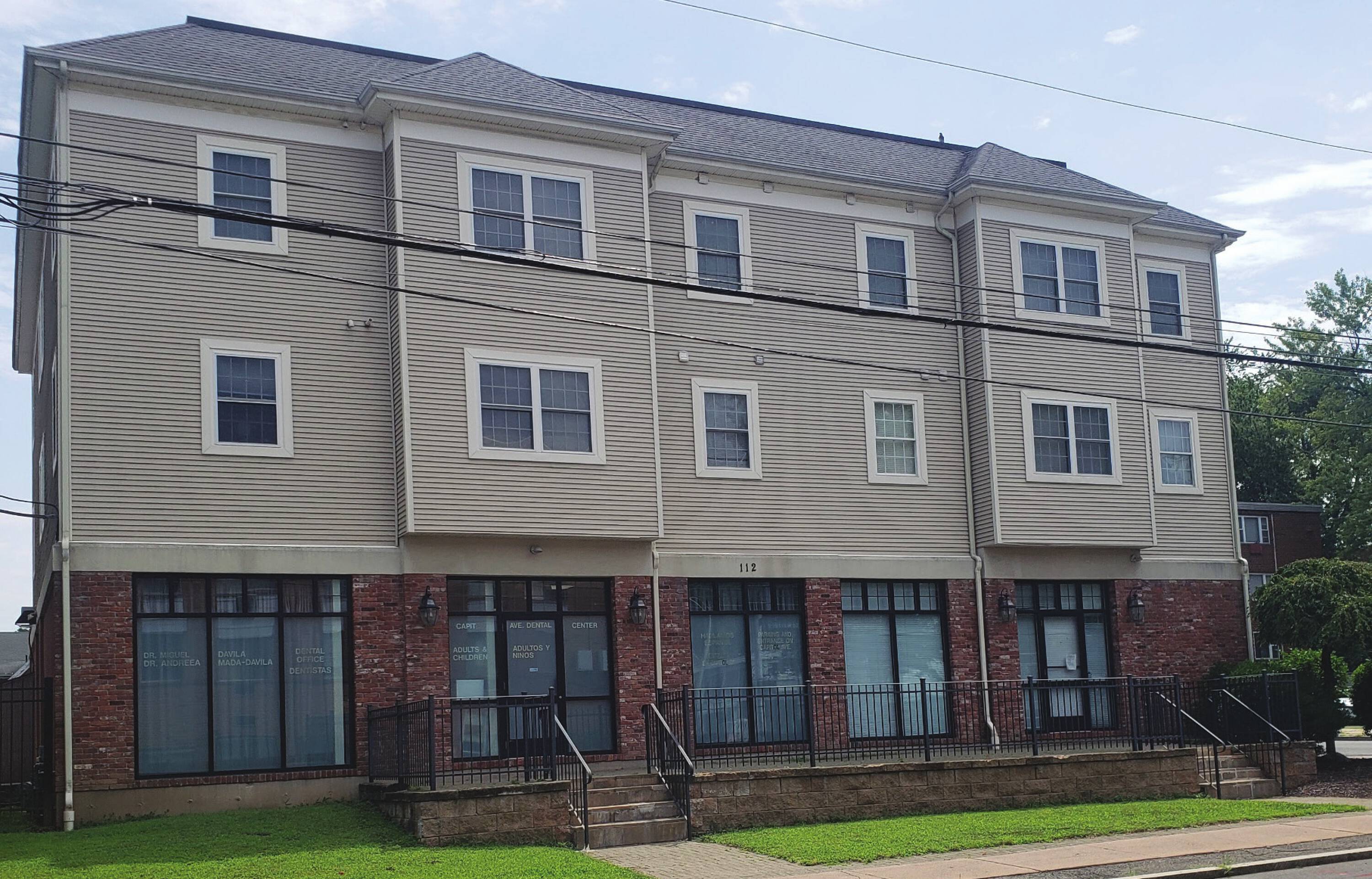 112 S Whitney St, Hartford, CT 06106