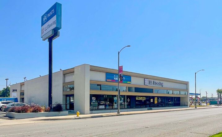 Pictures of Retail property located at NEC Lakewood Blvd & South St, Lakewood, CA 90712 for sales - image #1