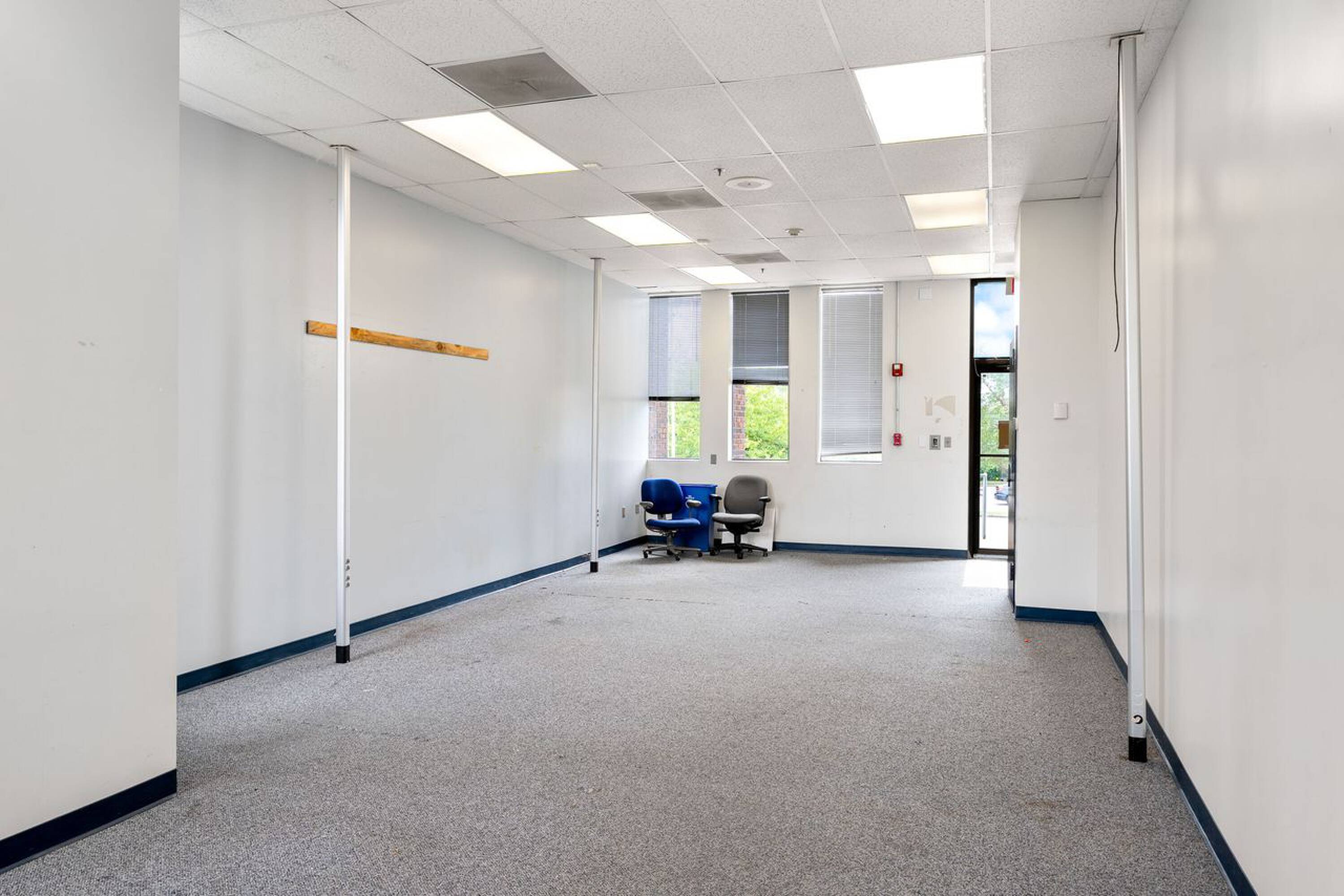 2800 Diode Ln, Louisville, KY 40299