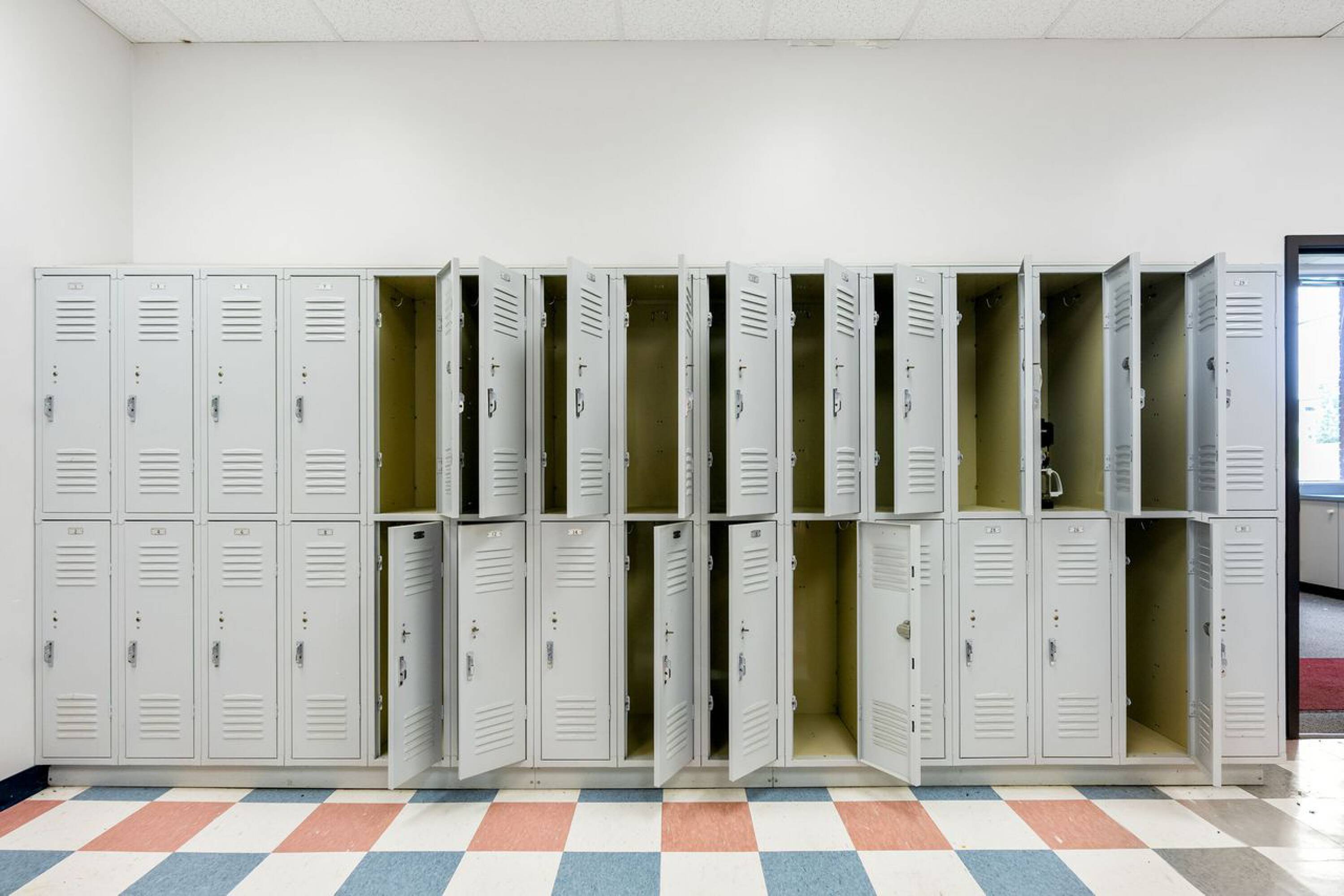 2800 Diode Ln, Louisville, KY 40299