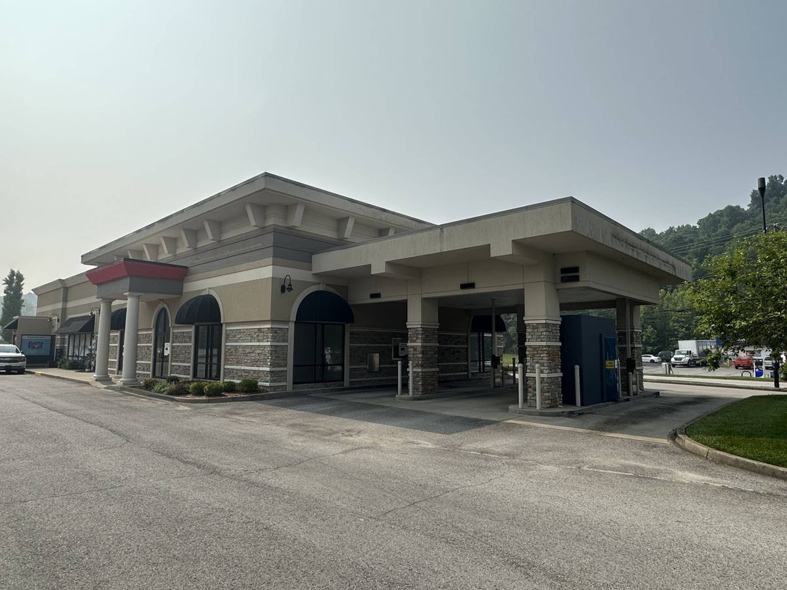 3660 Paoli Pike, Floyds Knobs, IN 47119