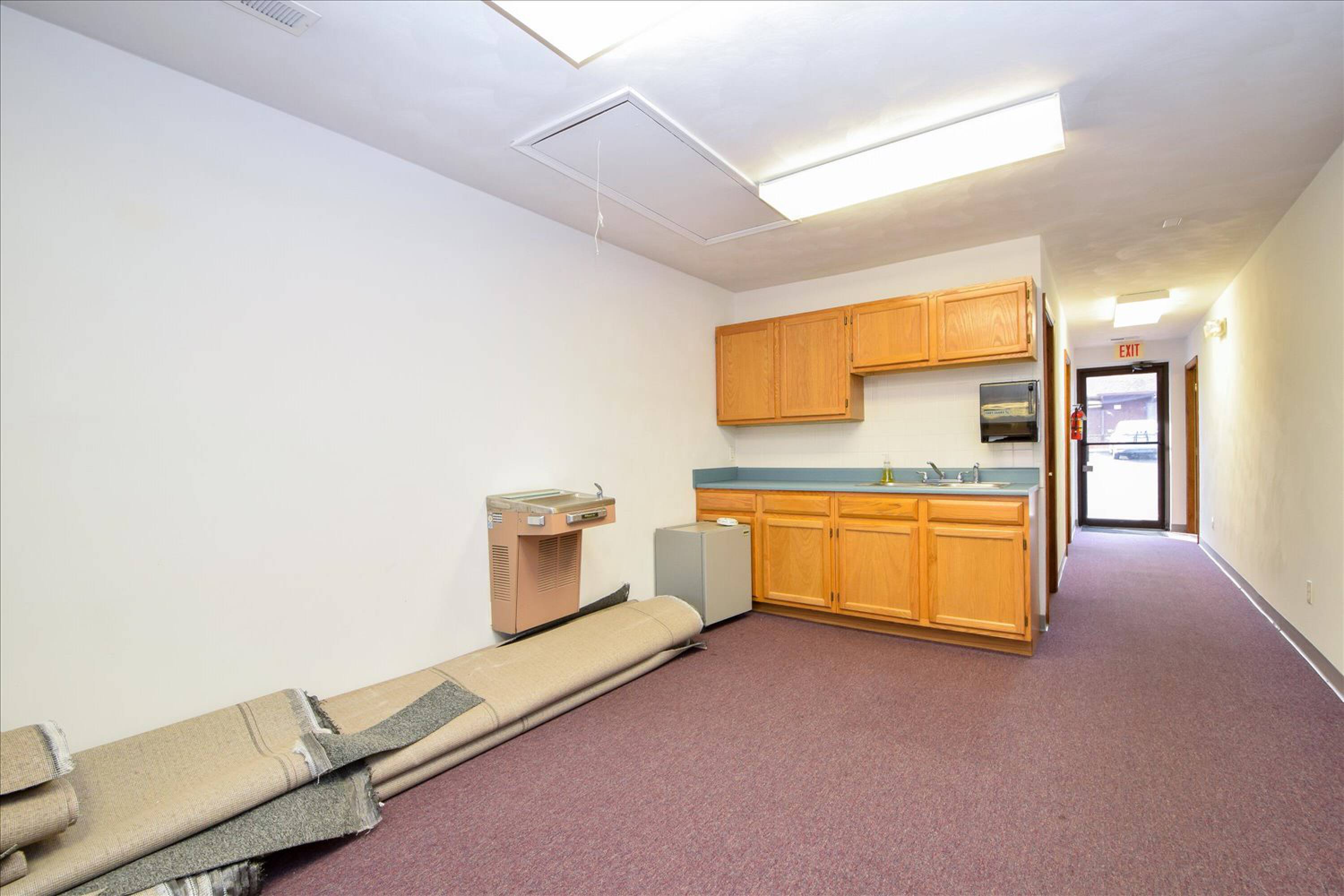 3019 Peters Creek Rd, Roanoke, VA 24019