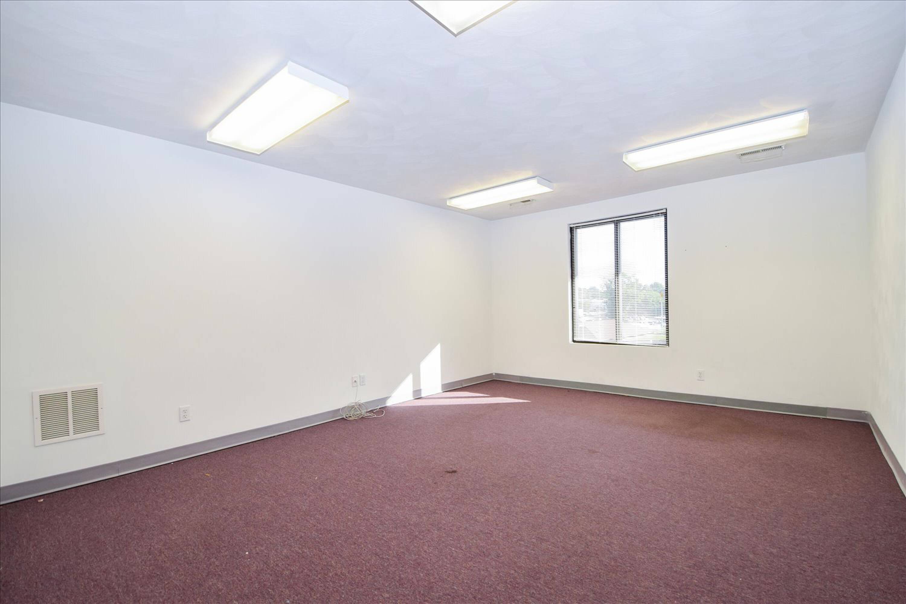 3019 Peters Creek Rd, Roanoke, VA 24019