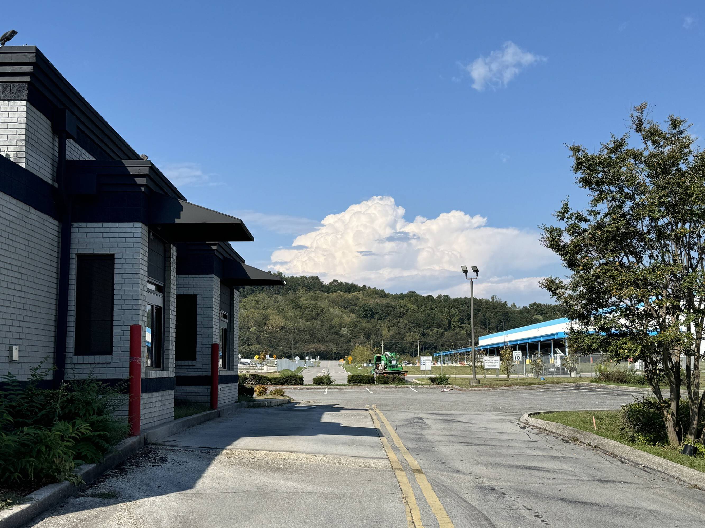 2904 Knoxville Center Dr, Knoxville, TN 37924