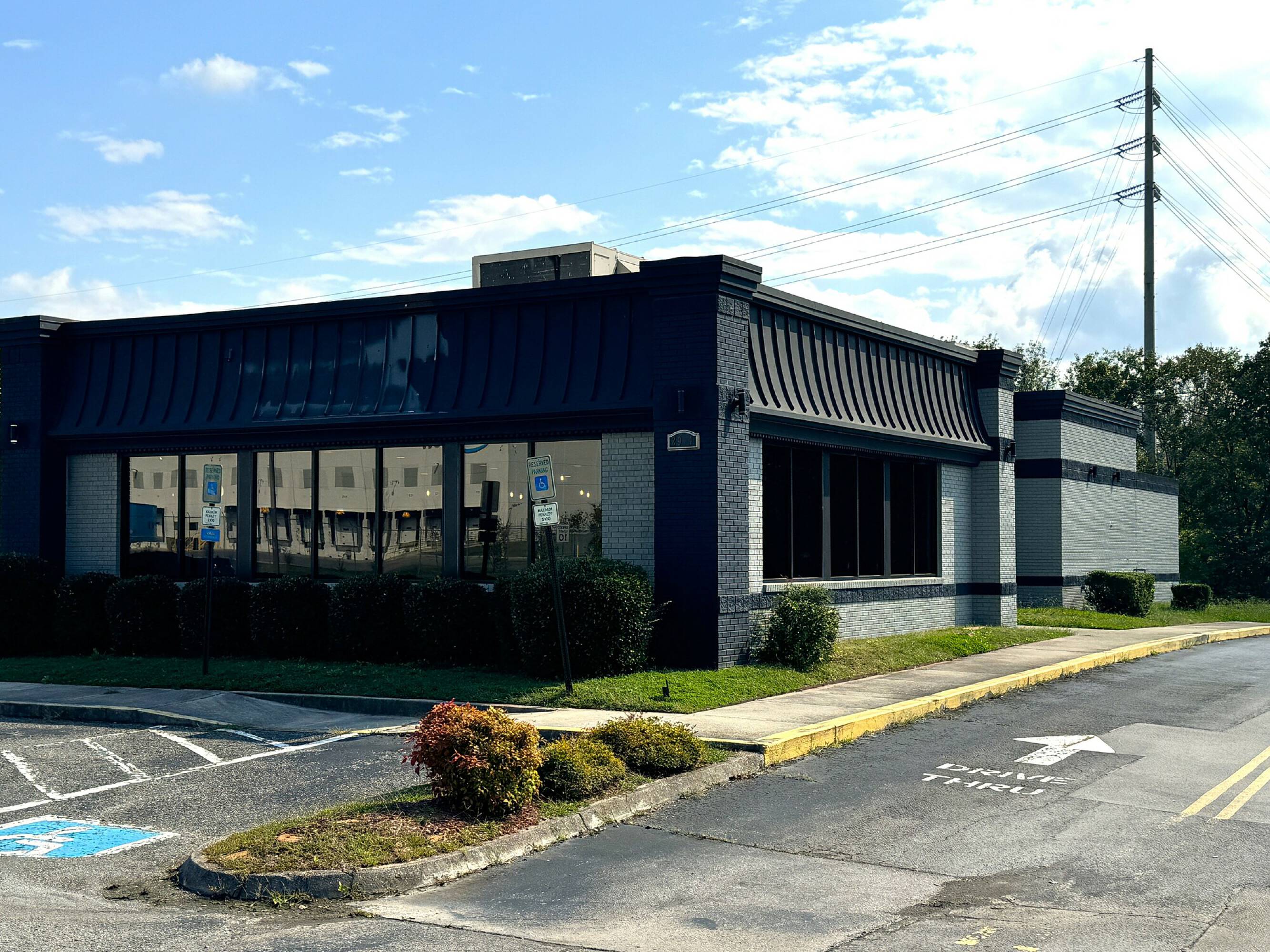 2904 Knoxville Center Dr, Knoxville, TN 37924