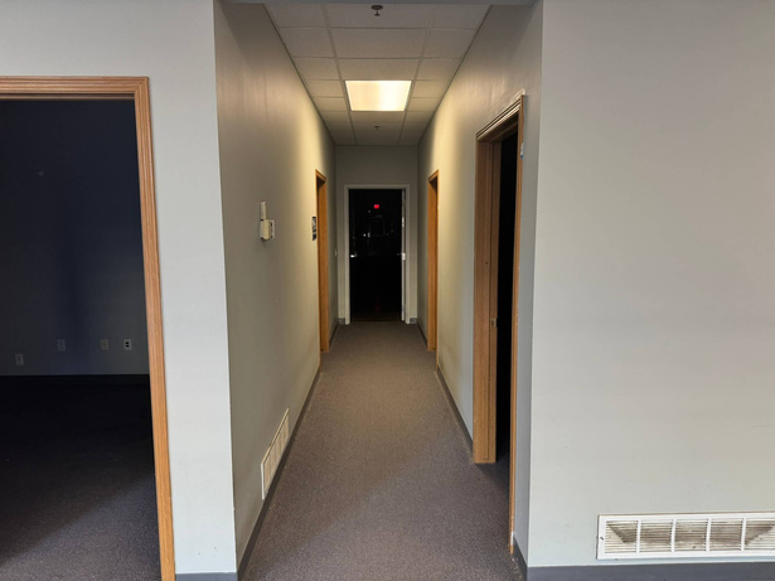 4154 NW Urbandale Dr, Urbandale, IA 50322