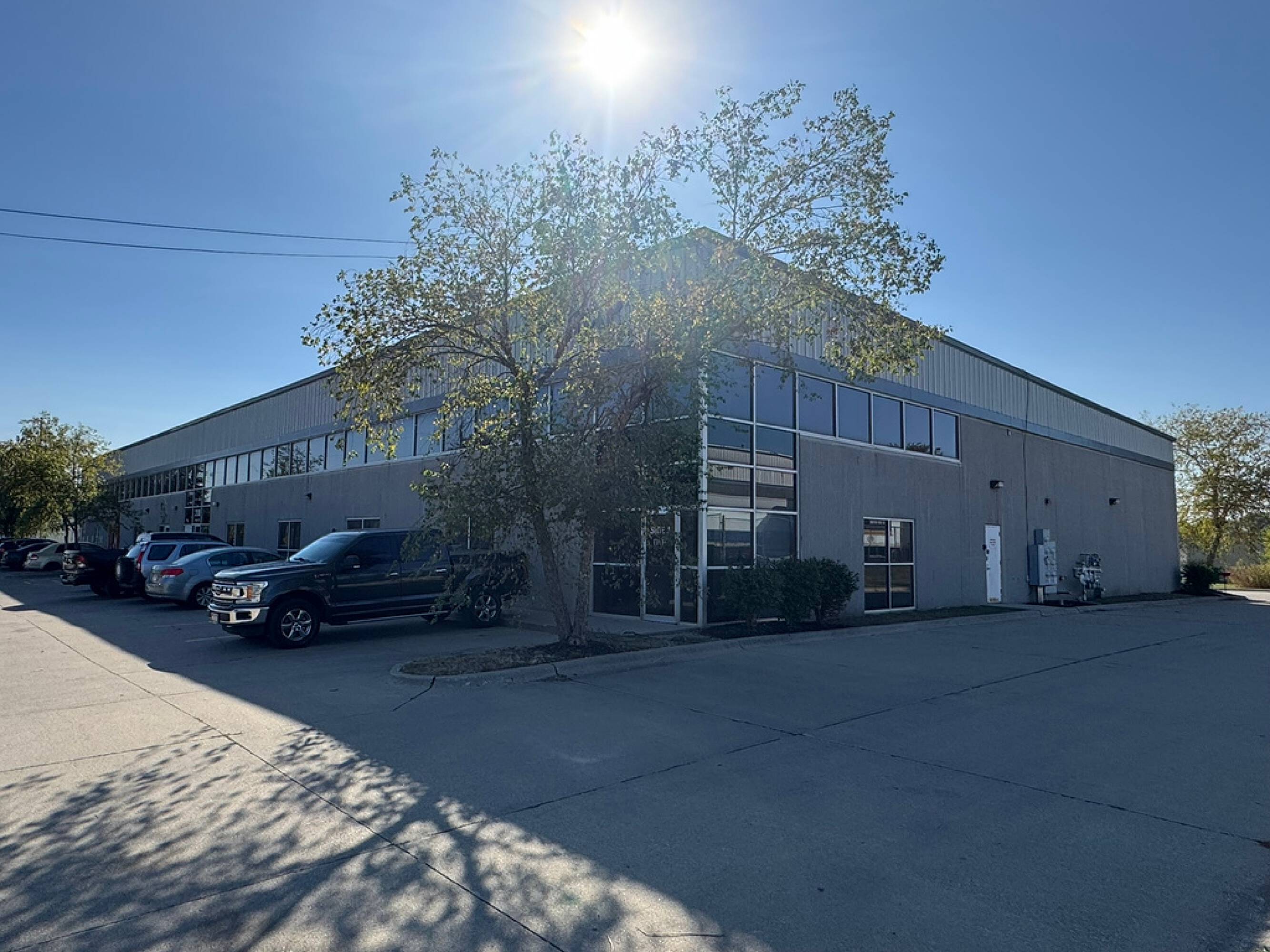 2100 Dixon St, Des Moines, IA 50316