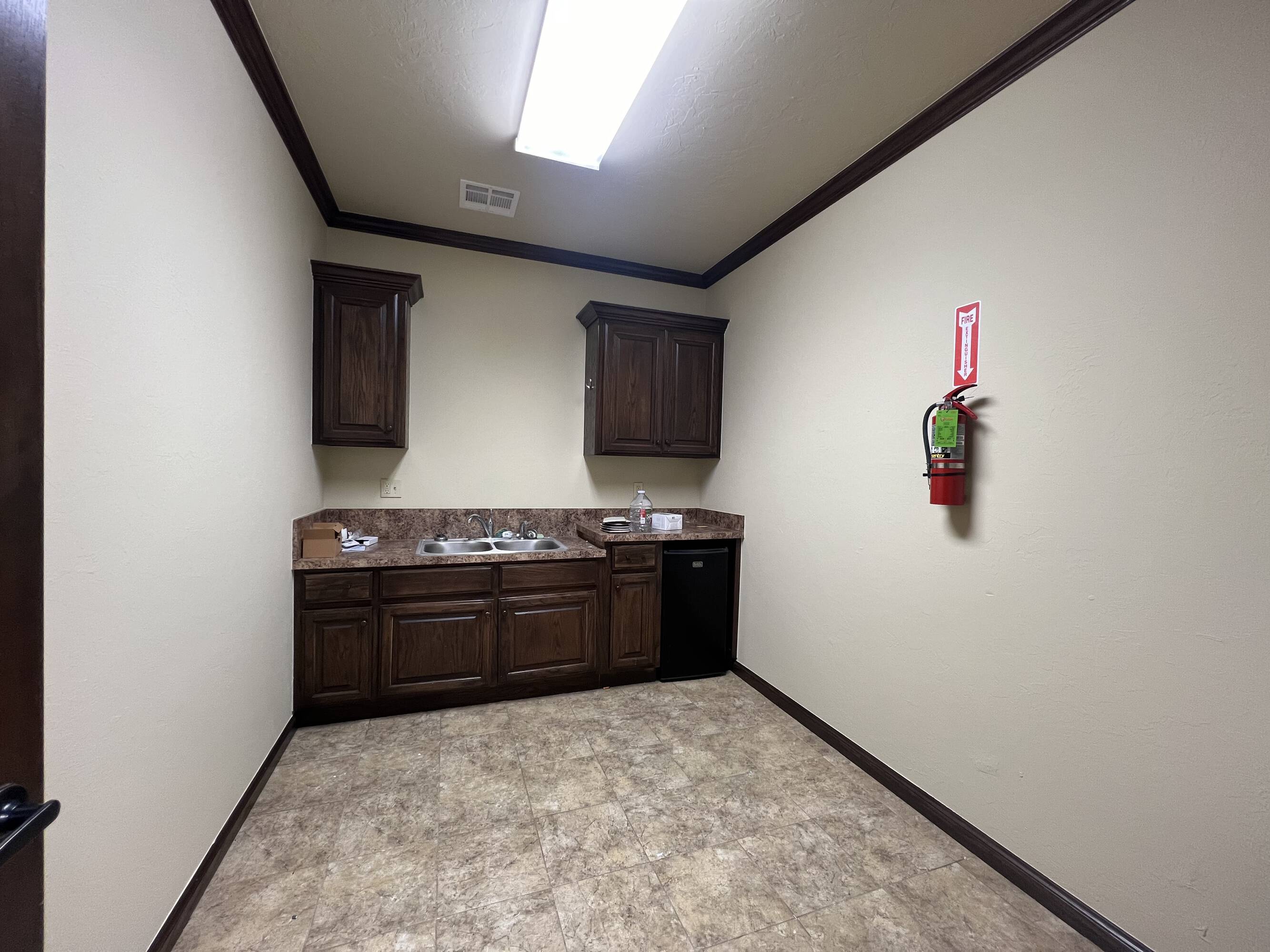 1961 W 33rd St, Edmond, OK 73013