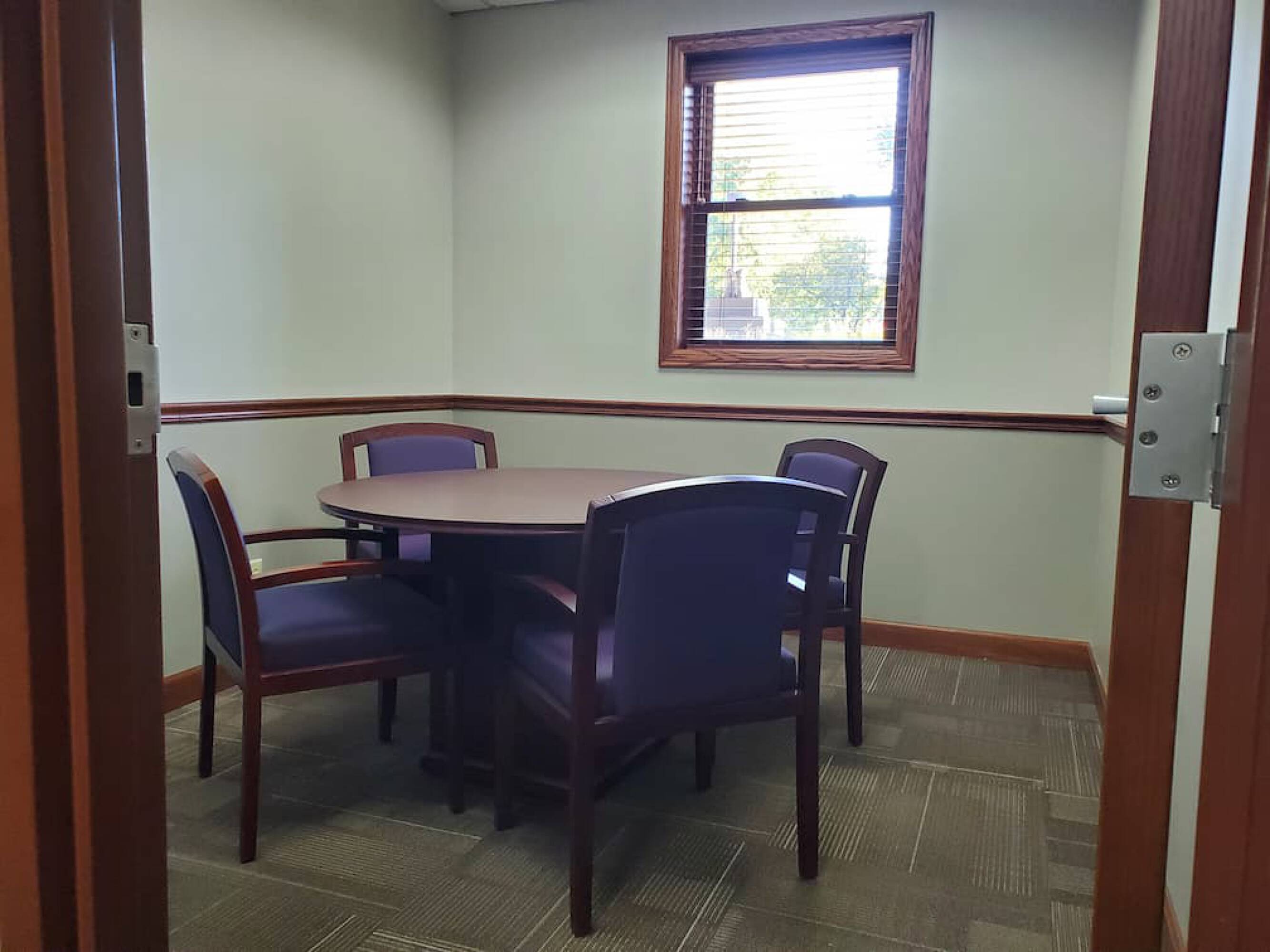 2815 Old Jacksonville Rd, Springfield, IL 62704