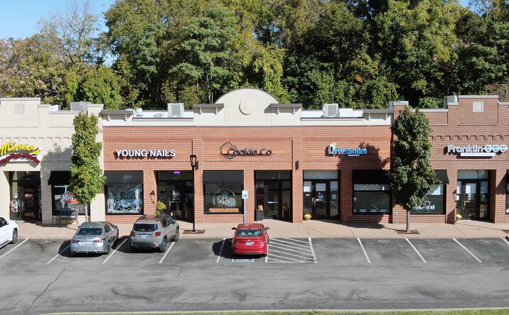 Pictures of Retail, Restaurant property located at 330 Mayfield Dr, Franklin, TN 37067 for lease - image #1