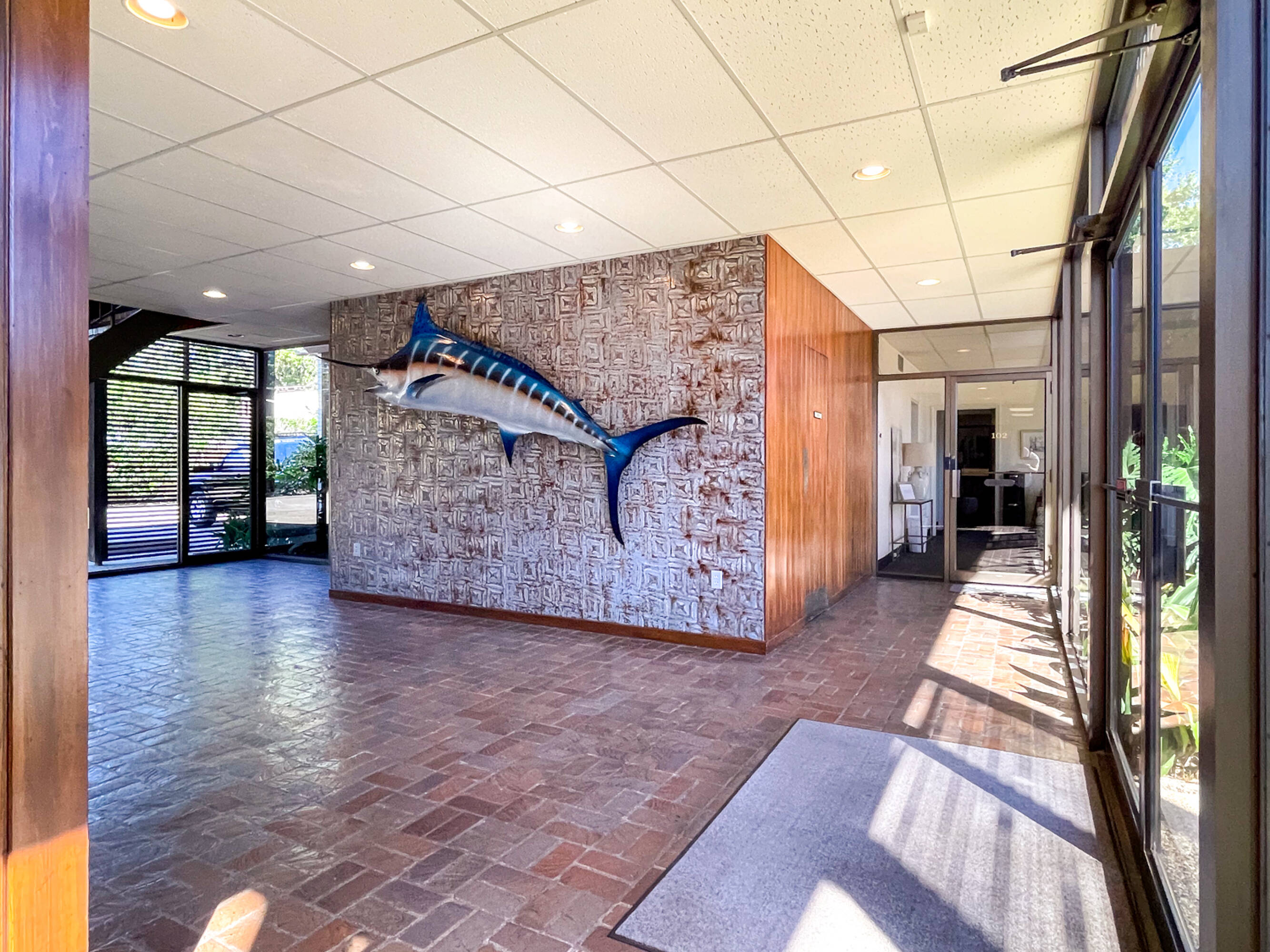 668 S Foster Dr, Baton Rouge, LA 70806