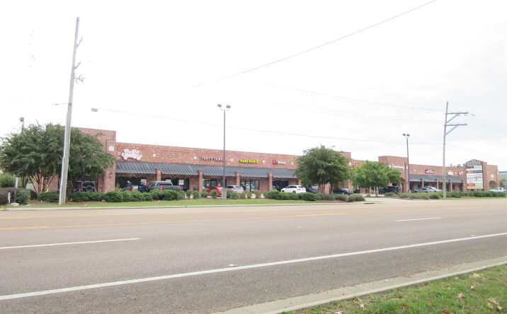 Pictures of Retail property located at 1139 Old Fannin Rd, Brandon, MS 39047 for lease - image #1