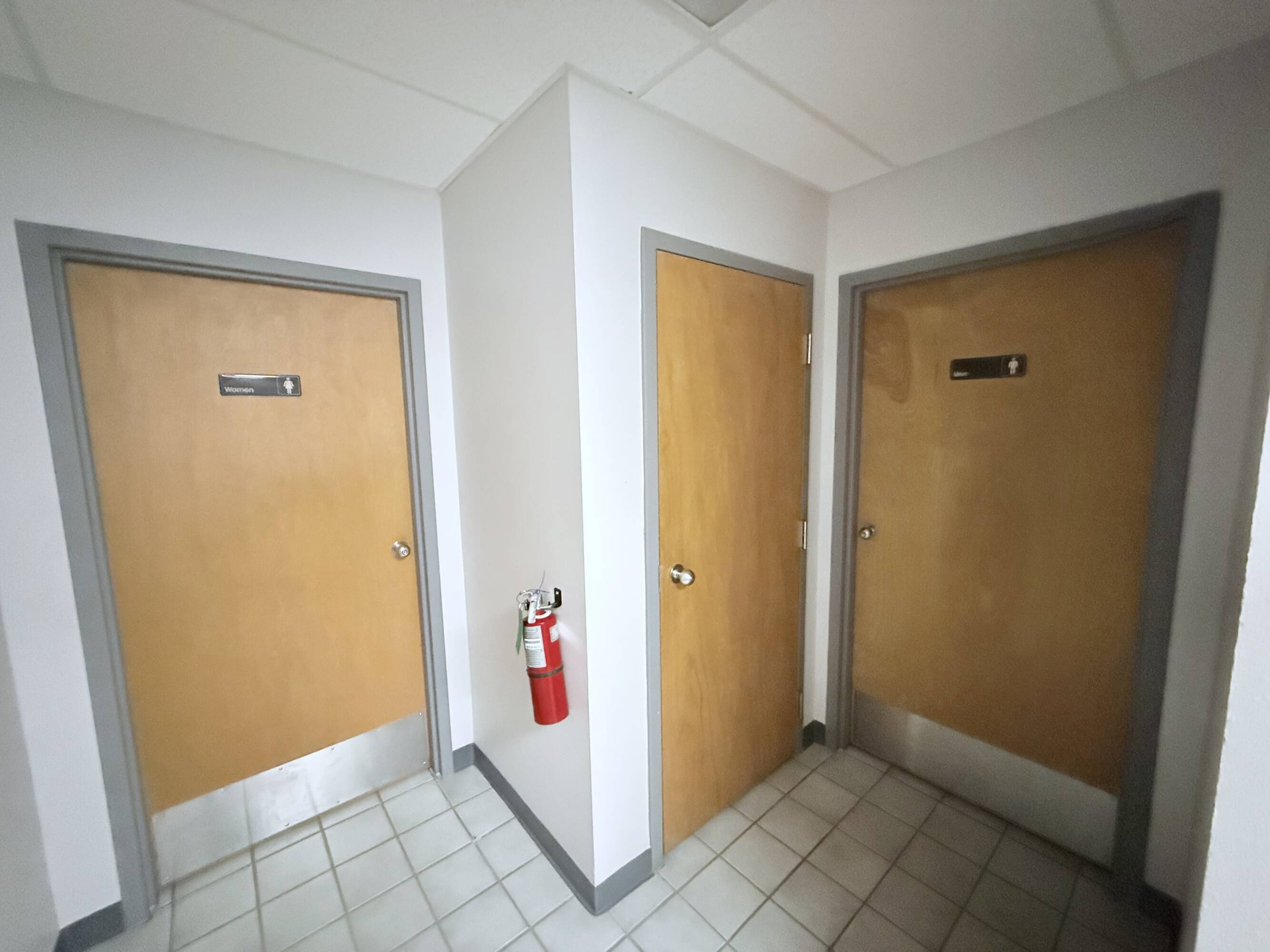 4701 W Hillsborough Ave, Tampa, FL 33614