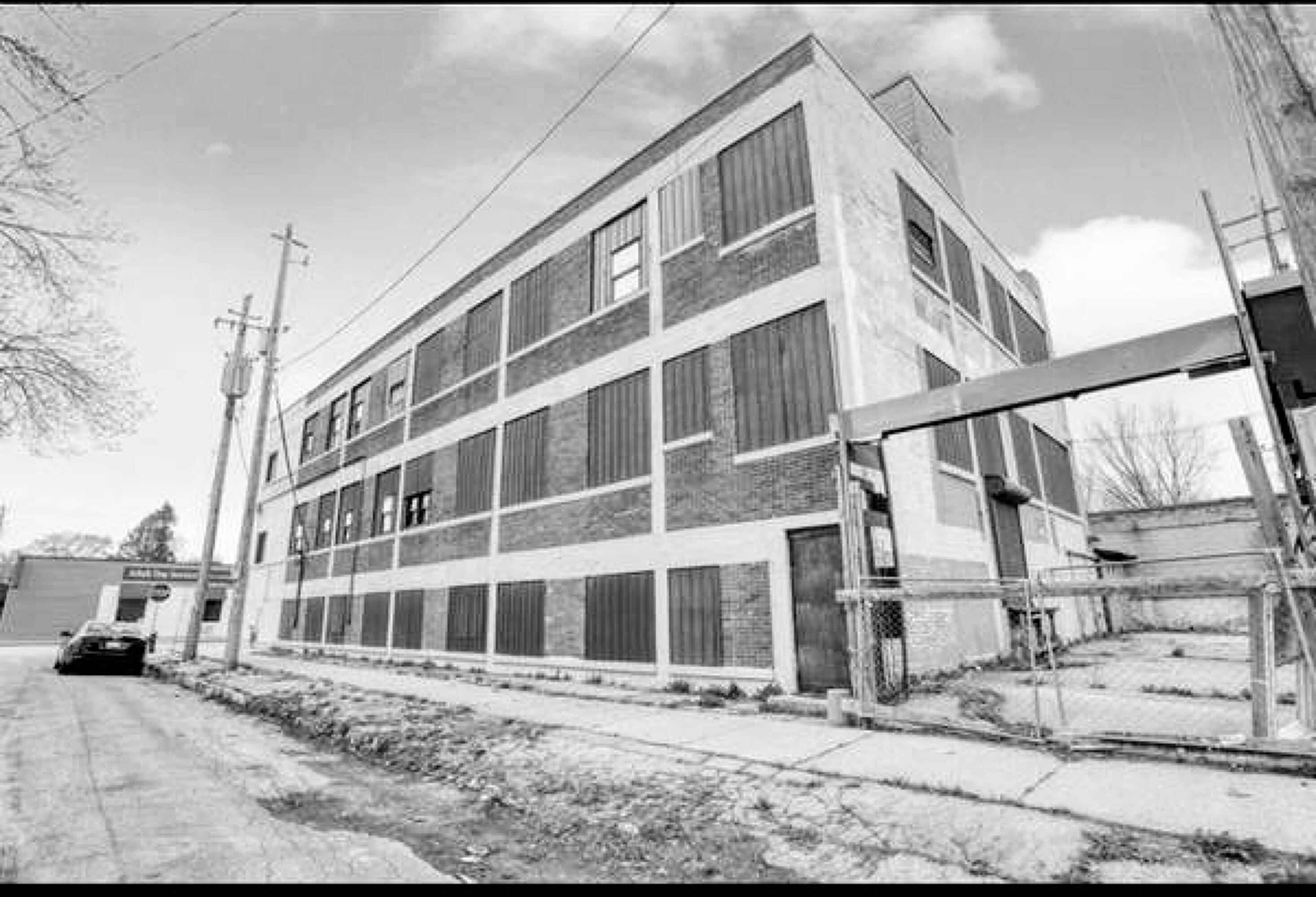 2600 W Fond du Lac Ave, Milwaukee, WI 53206