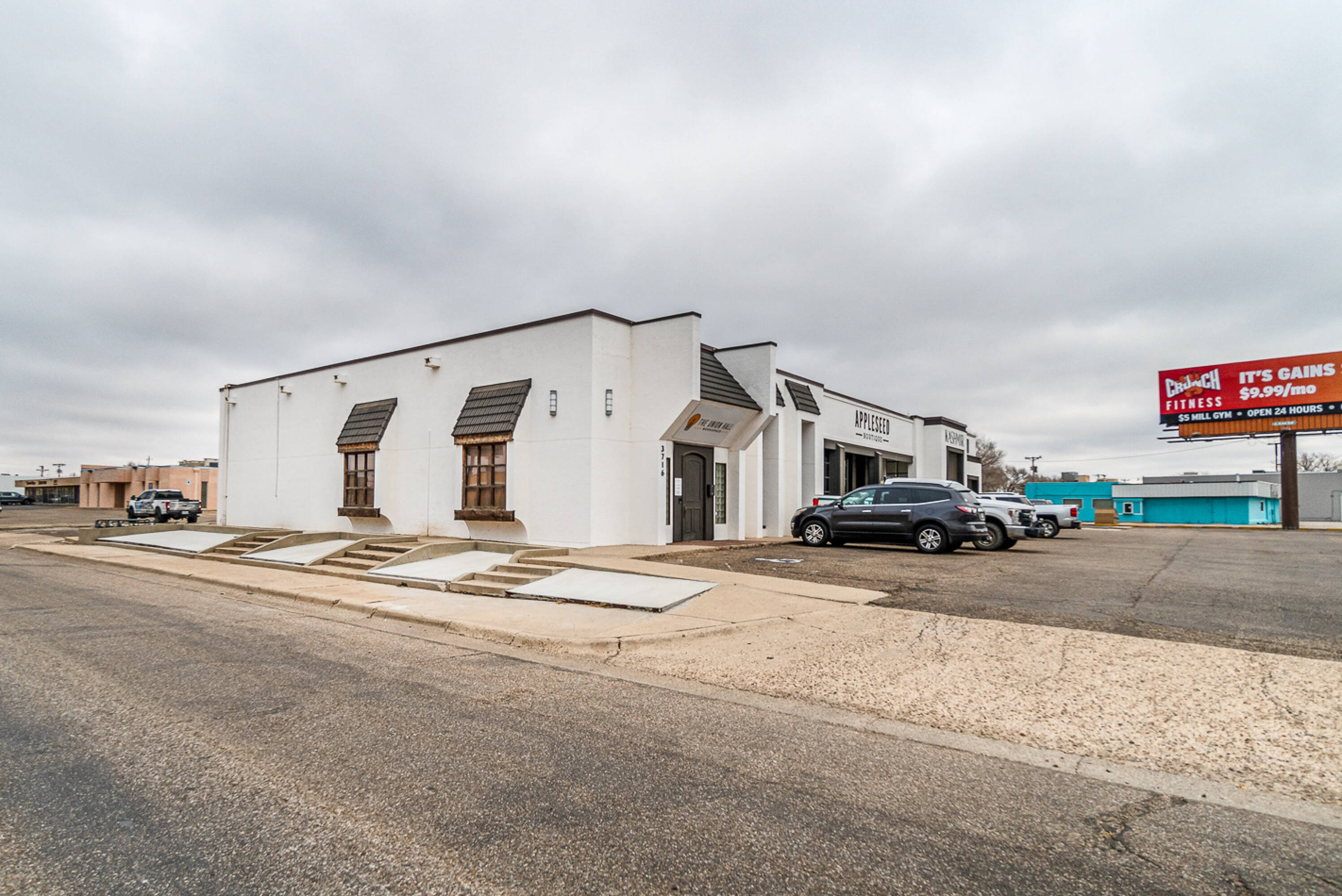 3712 Olsen Blvd, Amarillo, TX 79109