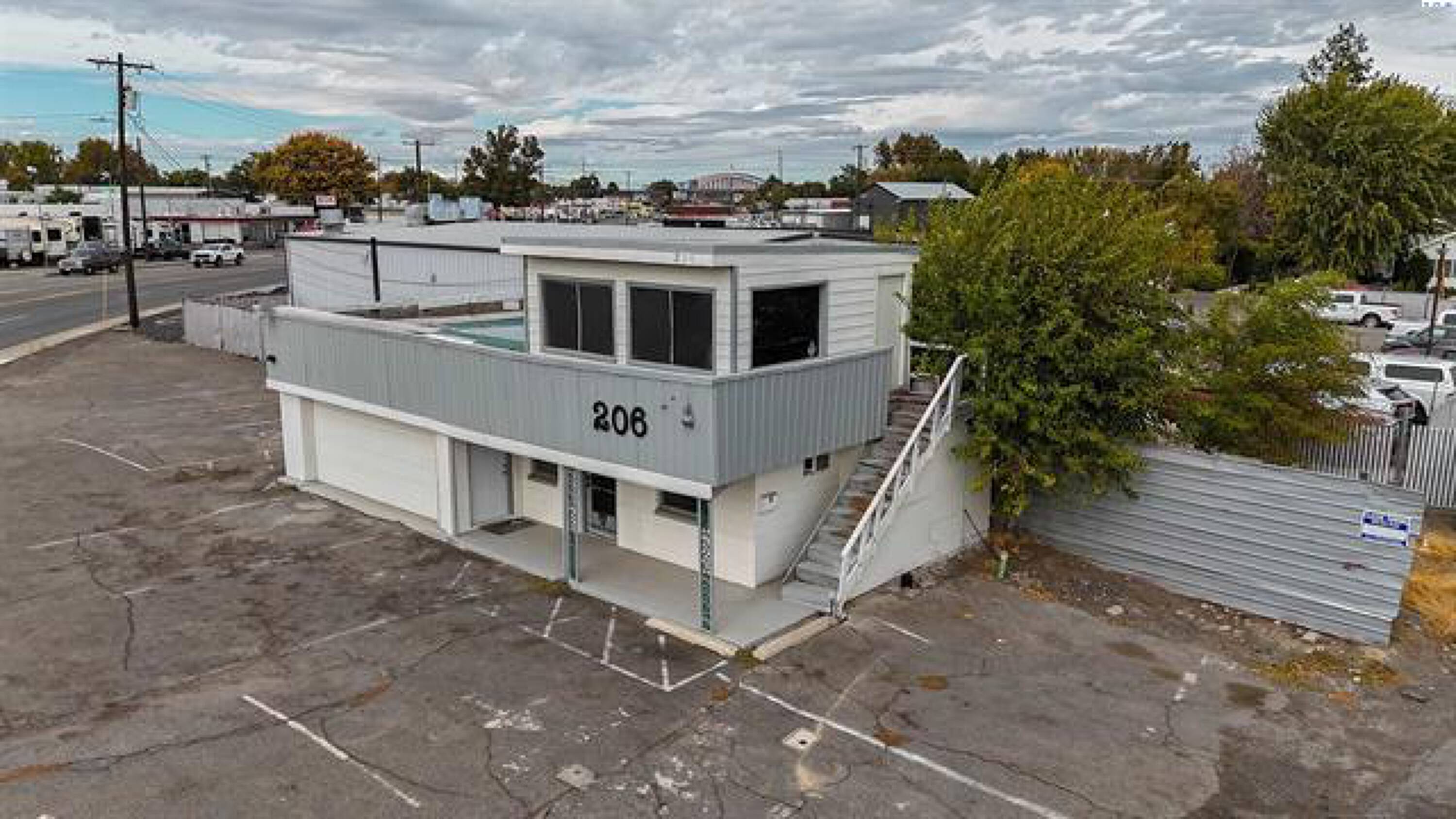 206 W Columbia Dr, Kennewick, WA 99336