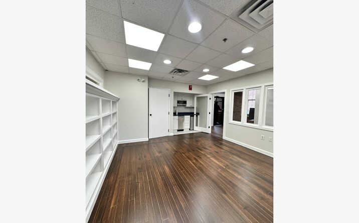 Pictures of Office property located at 12 Pond Ln, Concord, MA 01742 for lease - image #1