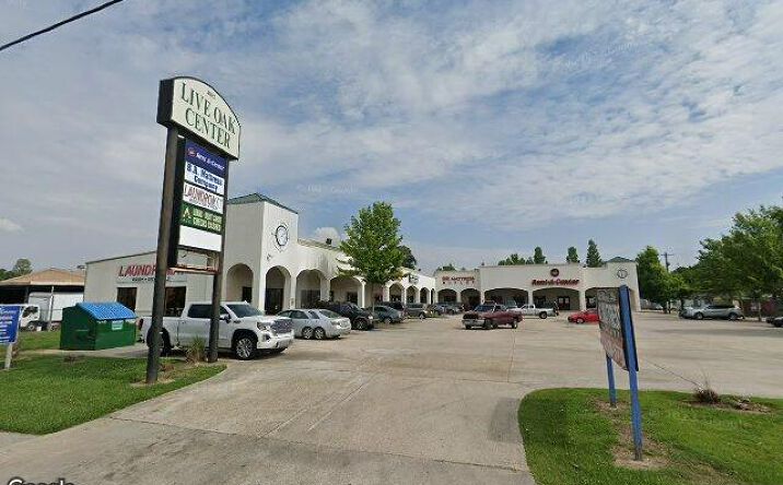 Pictures of Retail property located at 4065 Florida Blvd, Baton Rouge, LA 70806 for lease - image #1