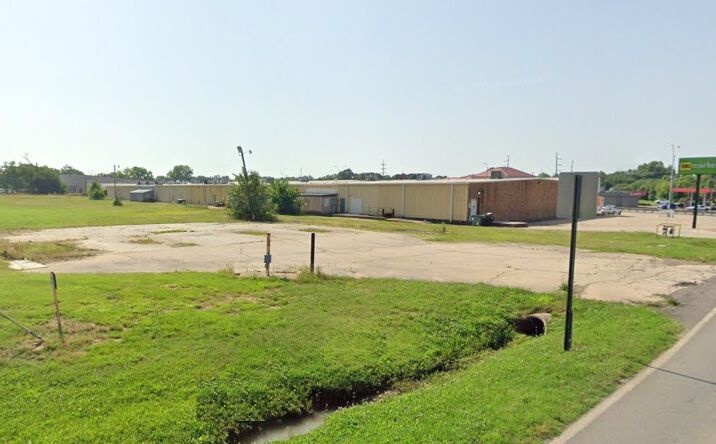 Pictures of Retail property located at 1360 S Roland Rd, Roland, OK 74954 for lease - image #1