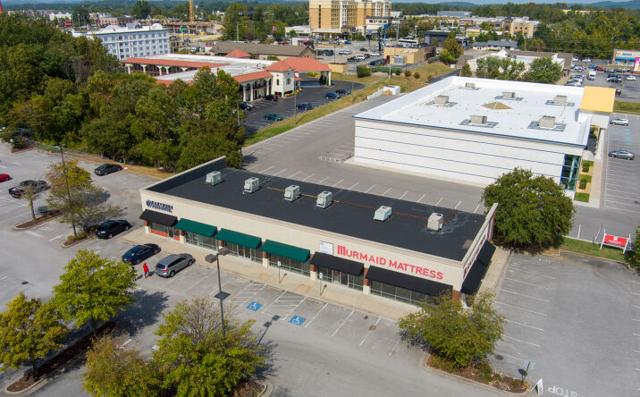 Pictures of Retail, Office, Restaurant property located at 2275 Gunbarrel Rd, Chattanooga, TN 37421 for lease - image #1
