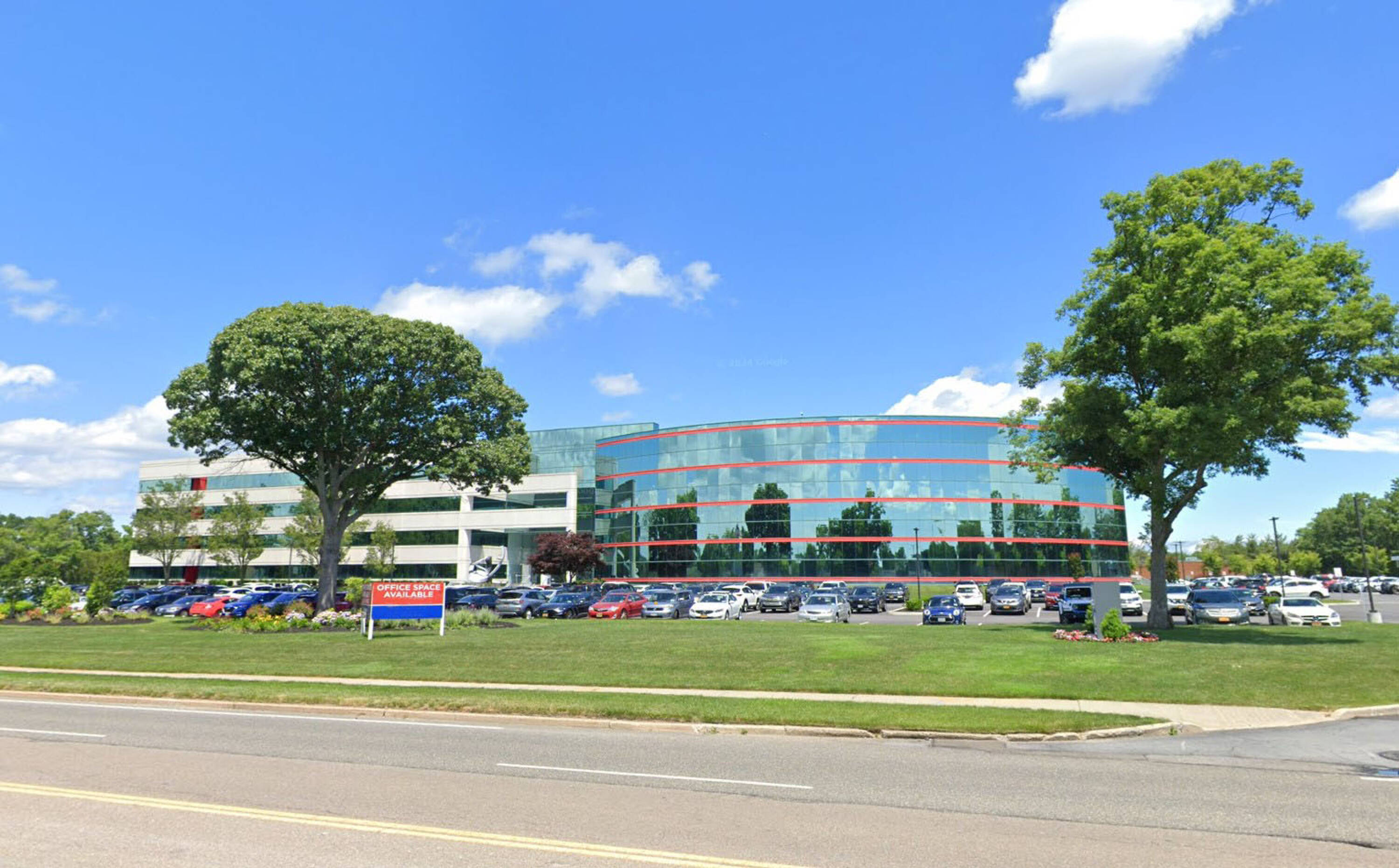 150 Motor Pkwy, Hauppauge, NY 11788