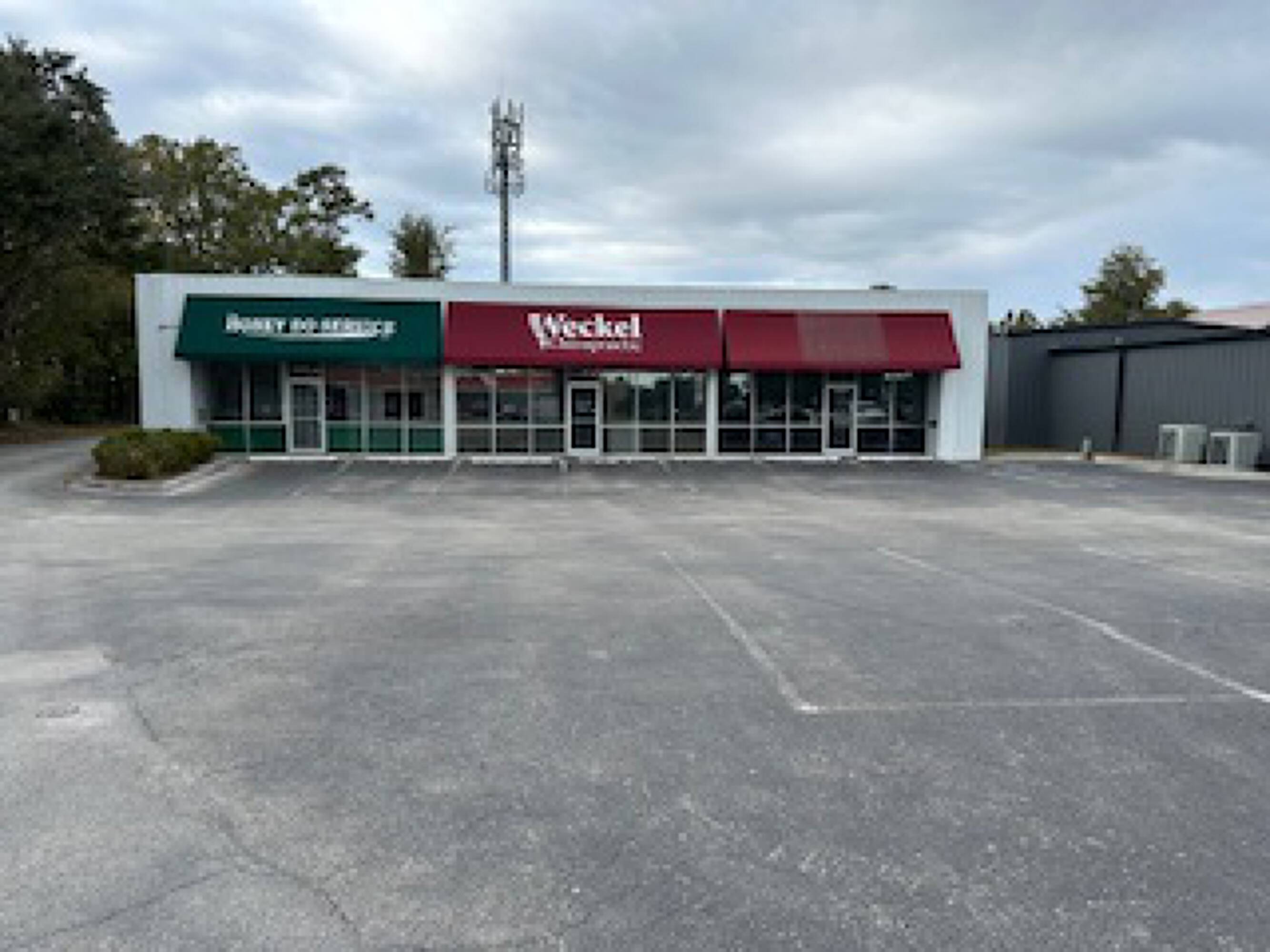 5215 Market St, Wilmington, NC 28405